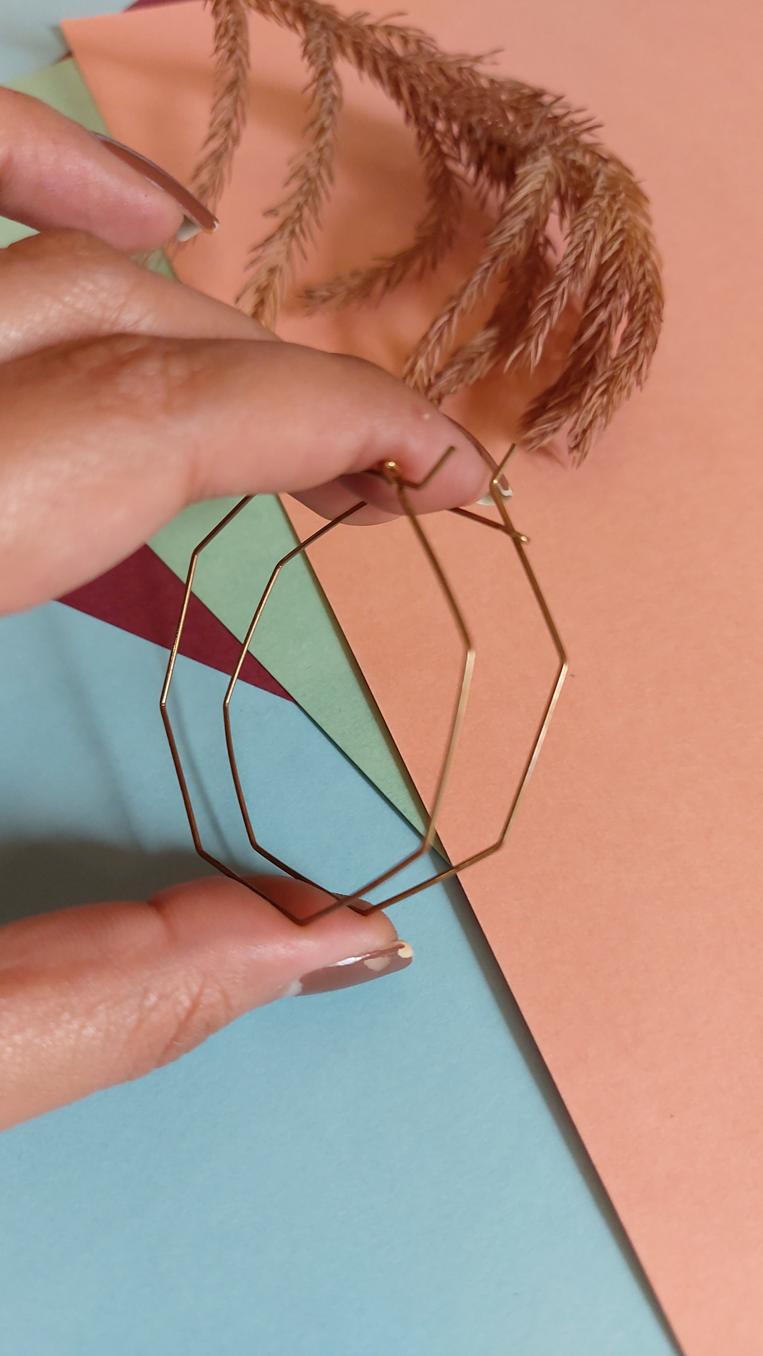 GOLD PLATED GEOMETRICAL HOOP EARRING