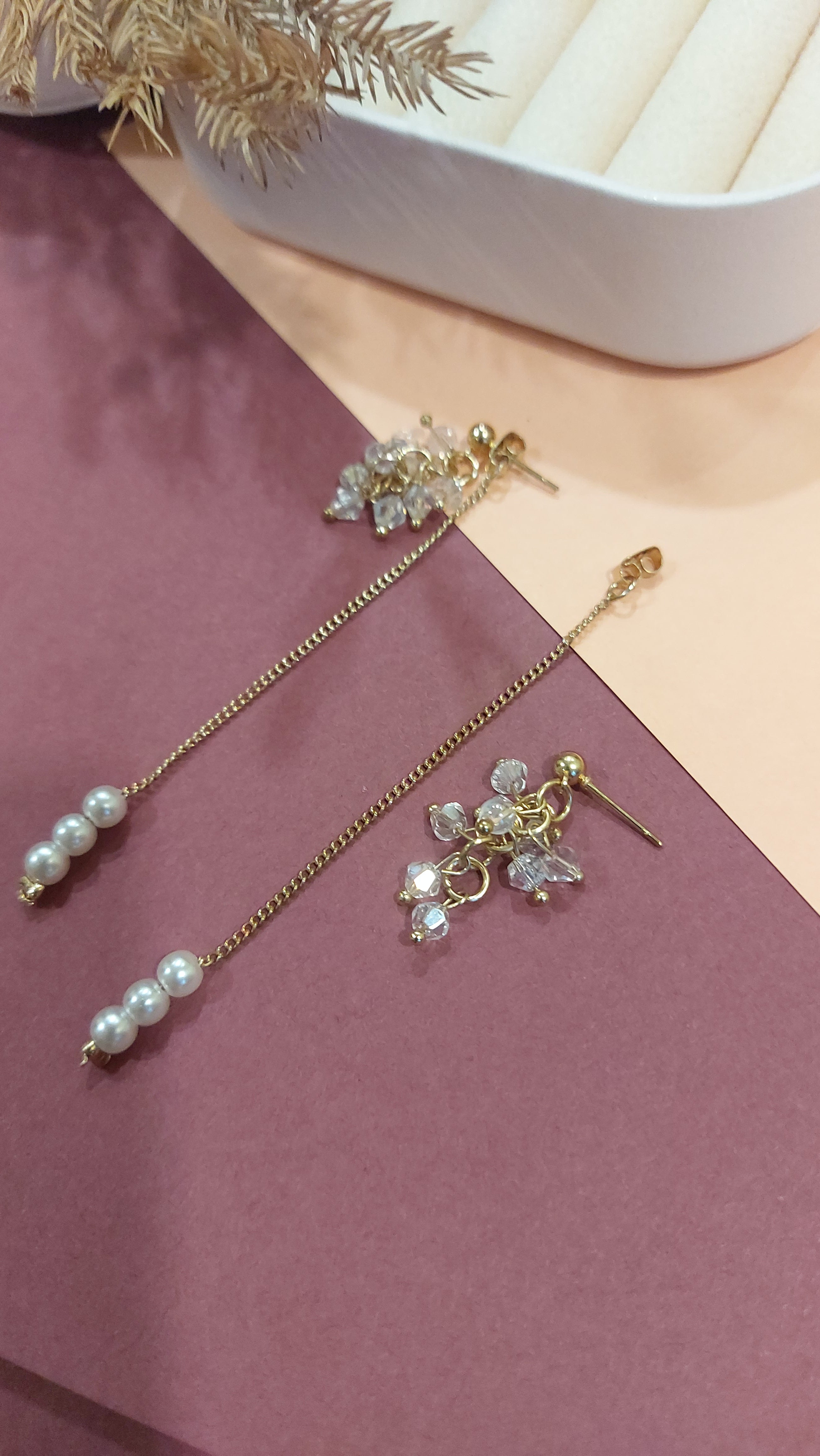 DANGLING EARRING