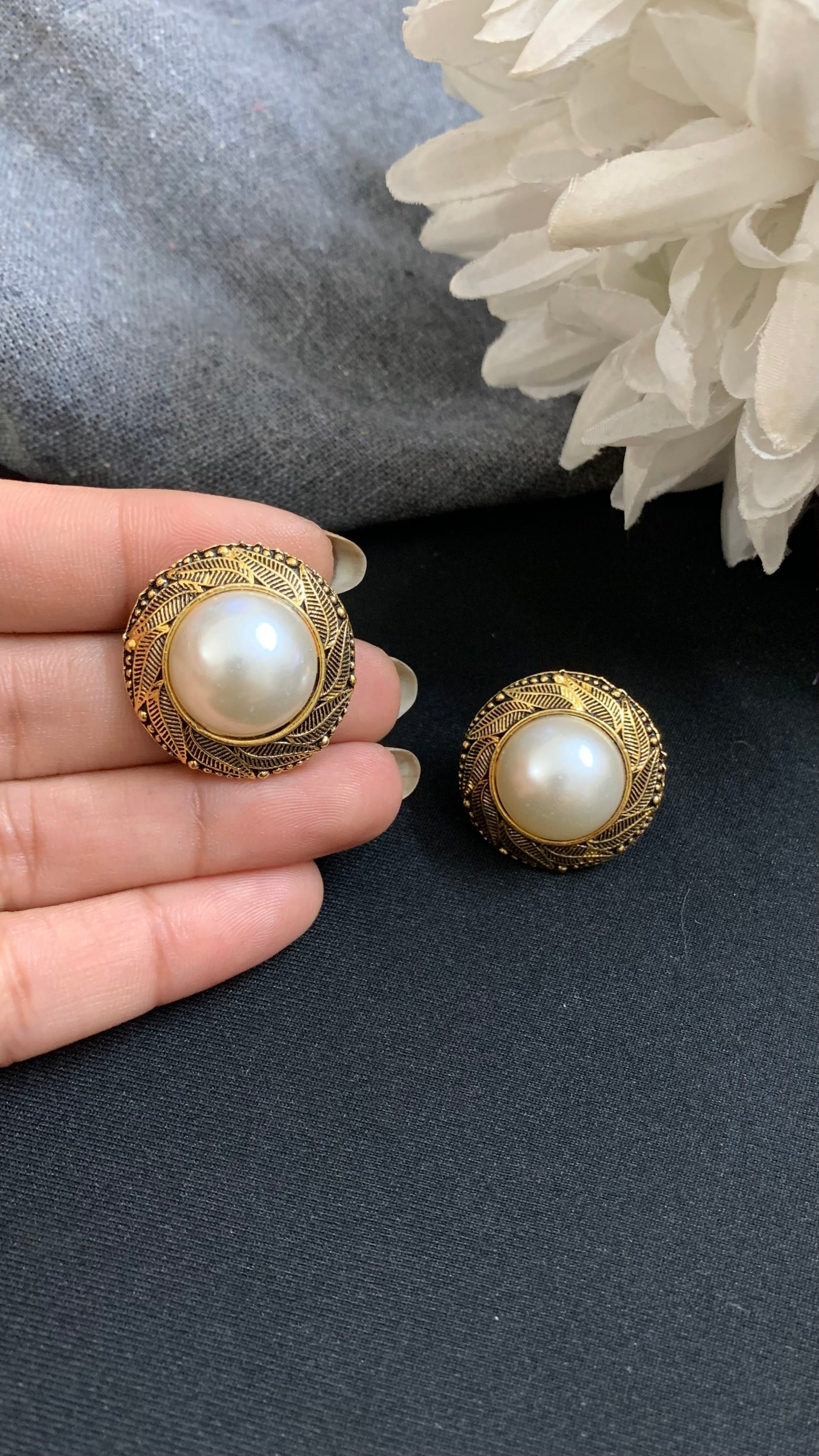 OZEL GOLD PLATED WITH PEARL EAR STUDS