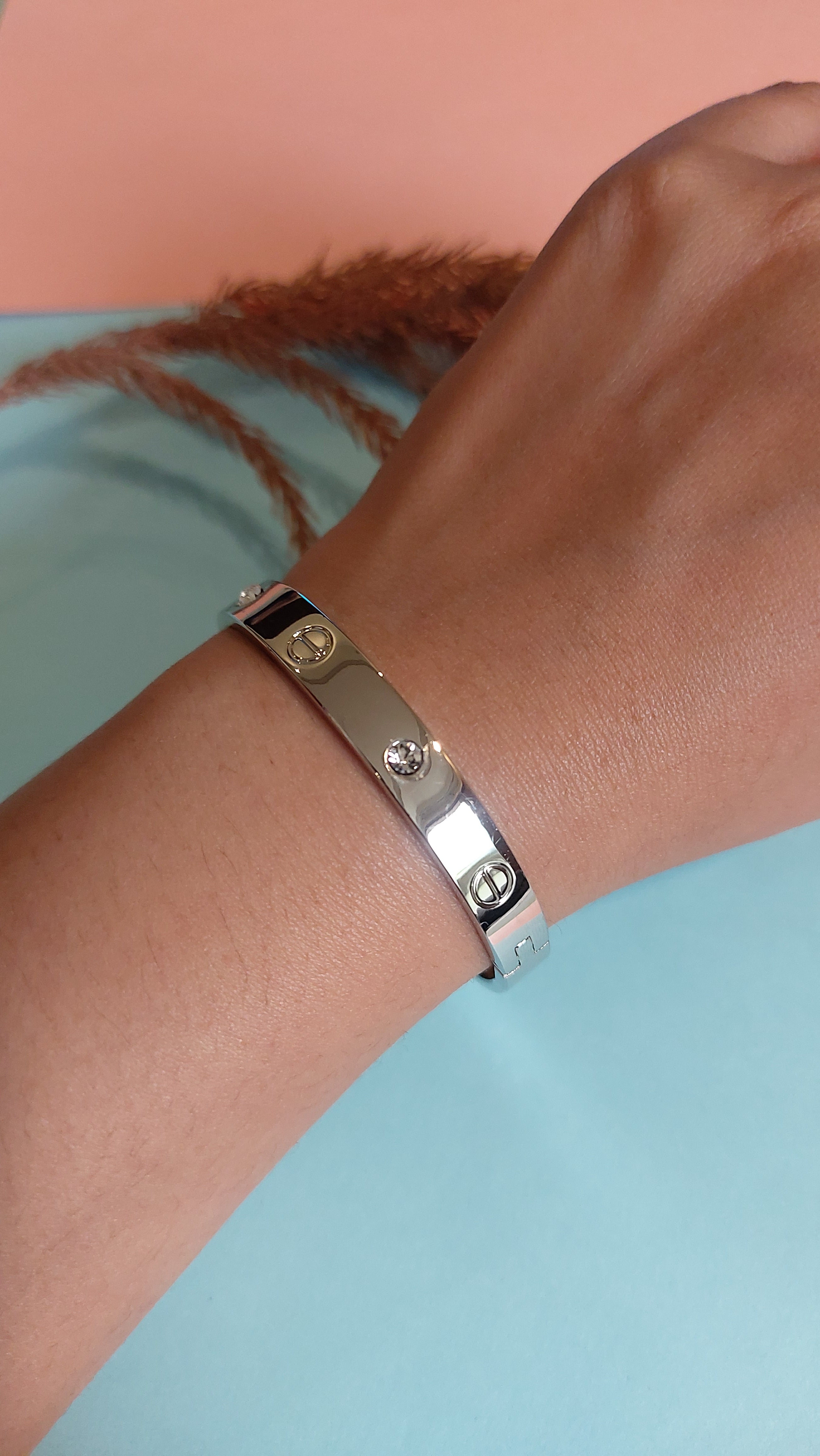 SILVER PLATED OPENABLE BRACELET