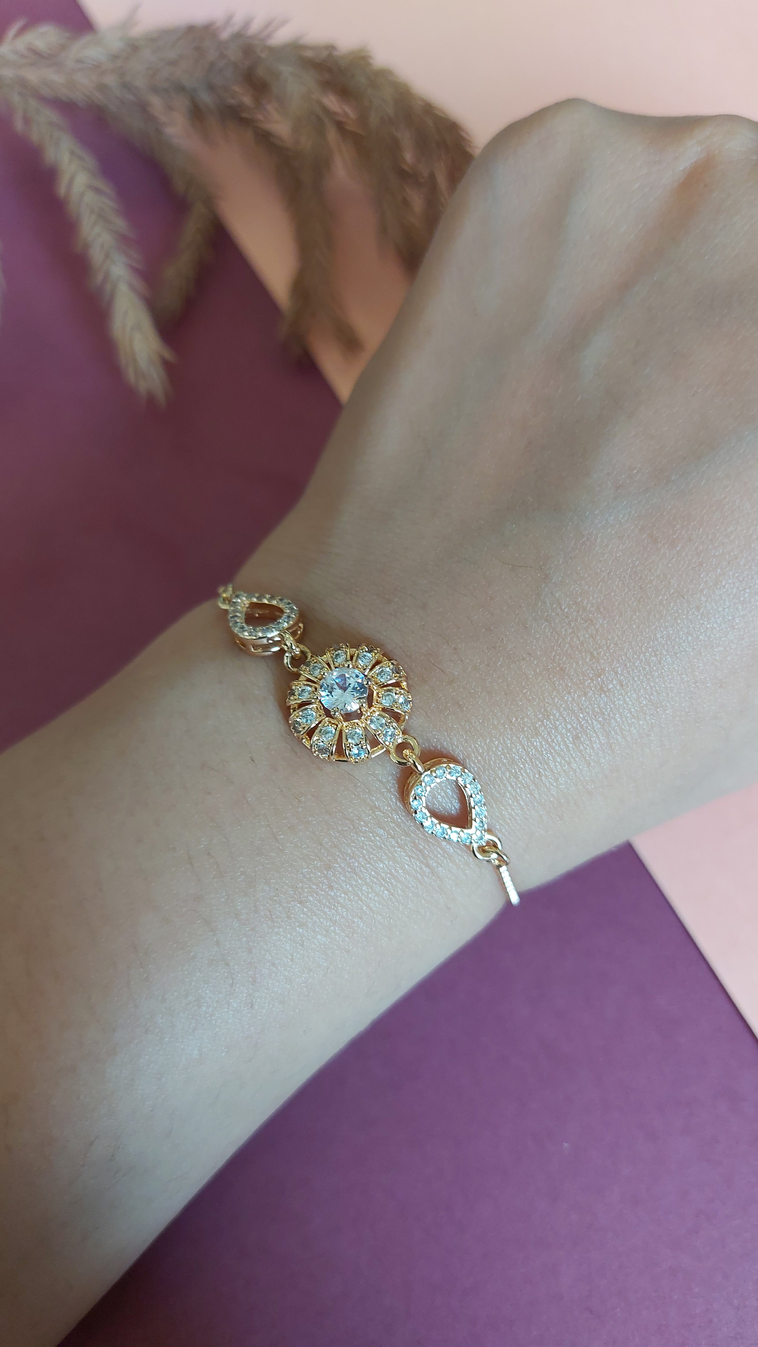 AMERICAN DIAMOND ADJUSTABLE CHAIN BRACELET