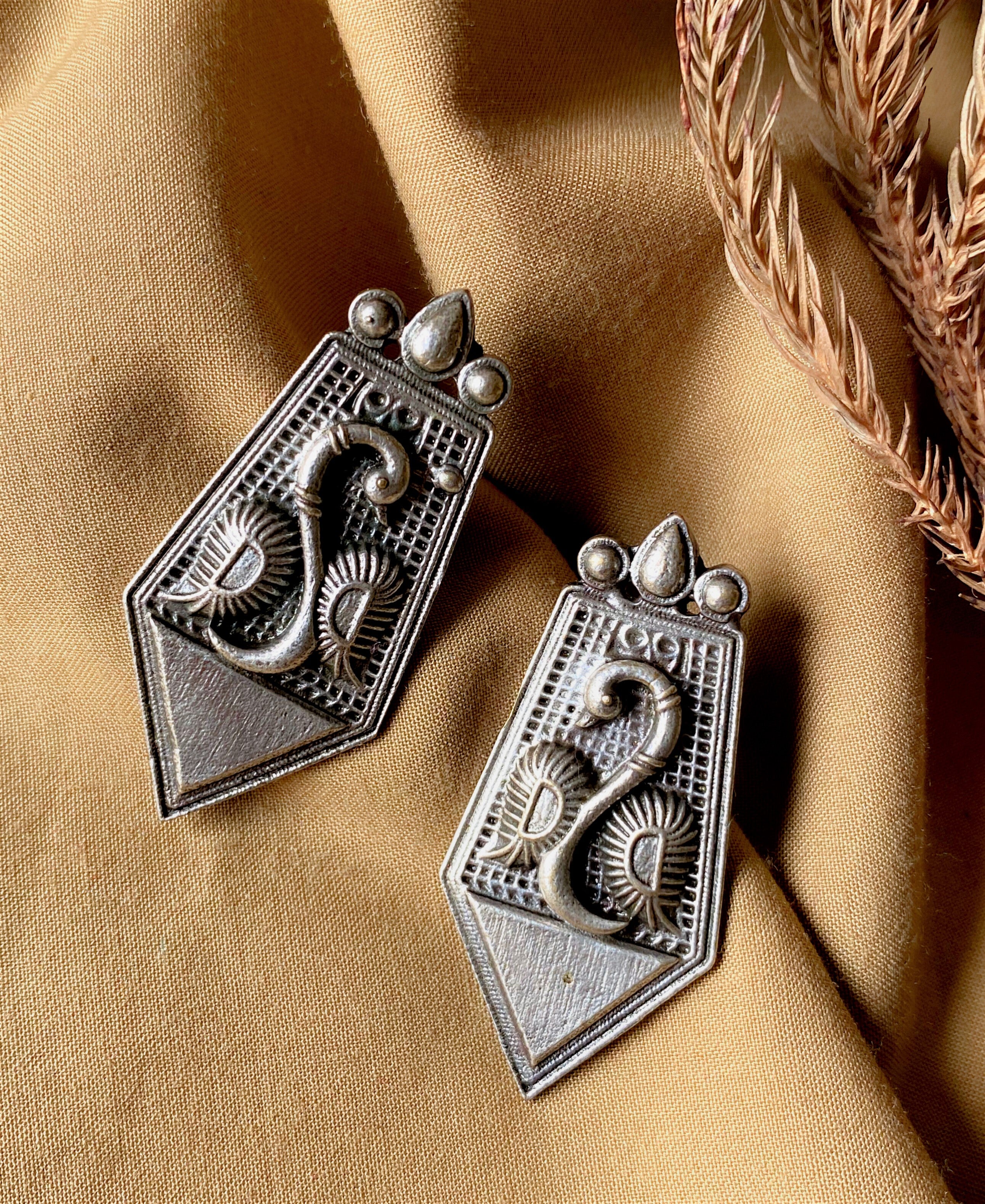 DHARA EAR STUDS
