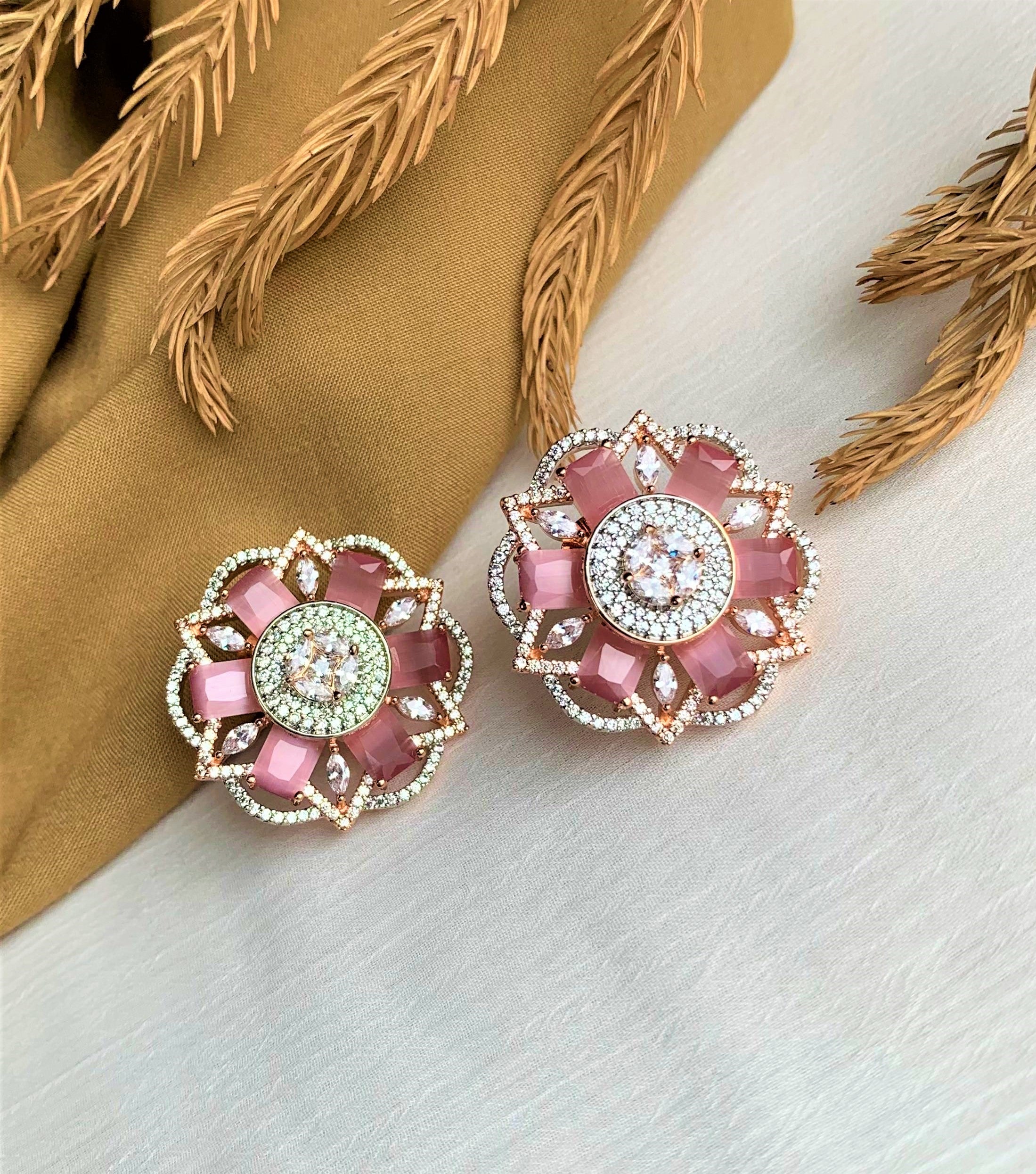 AVERY STUD EARRING