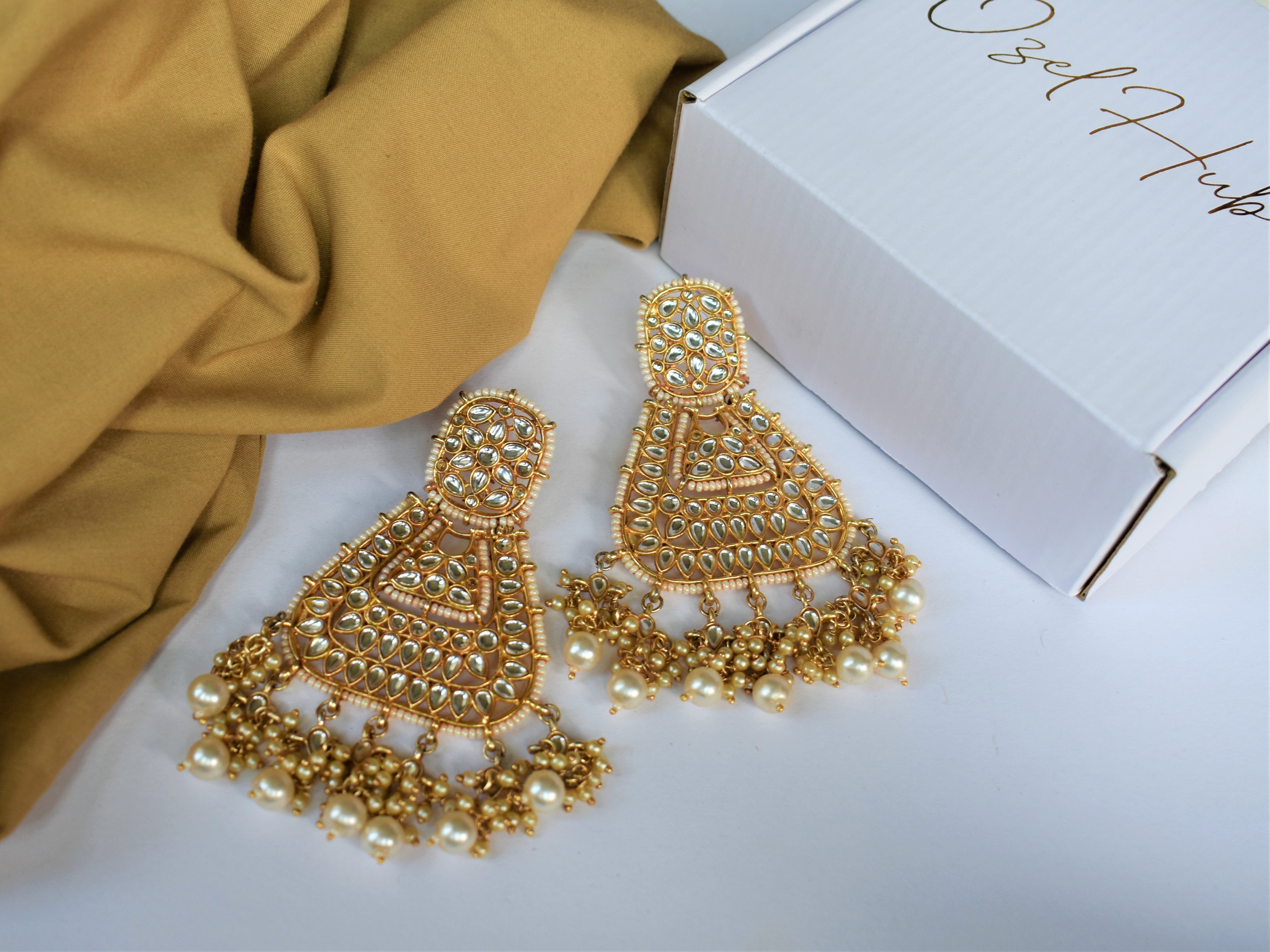 NAYIKA KUNDAN CHANDBALI EARRING