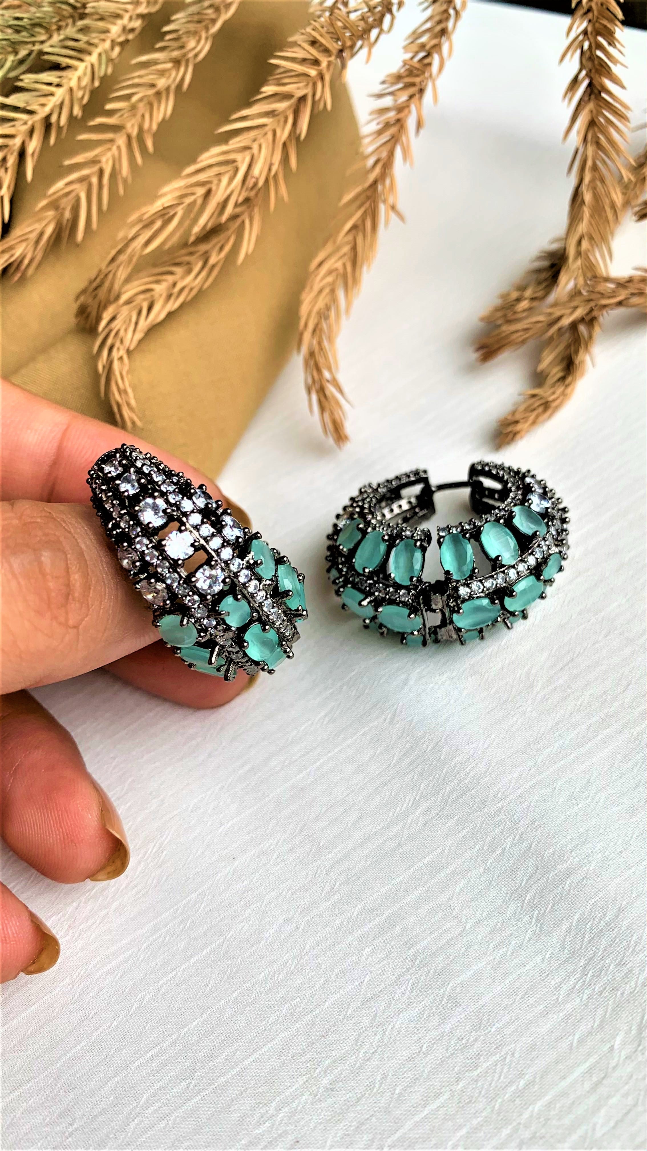 ASHLEY HOOP EARRING