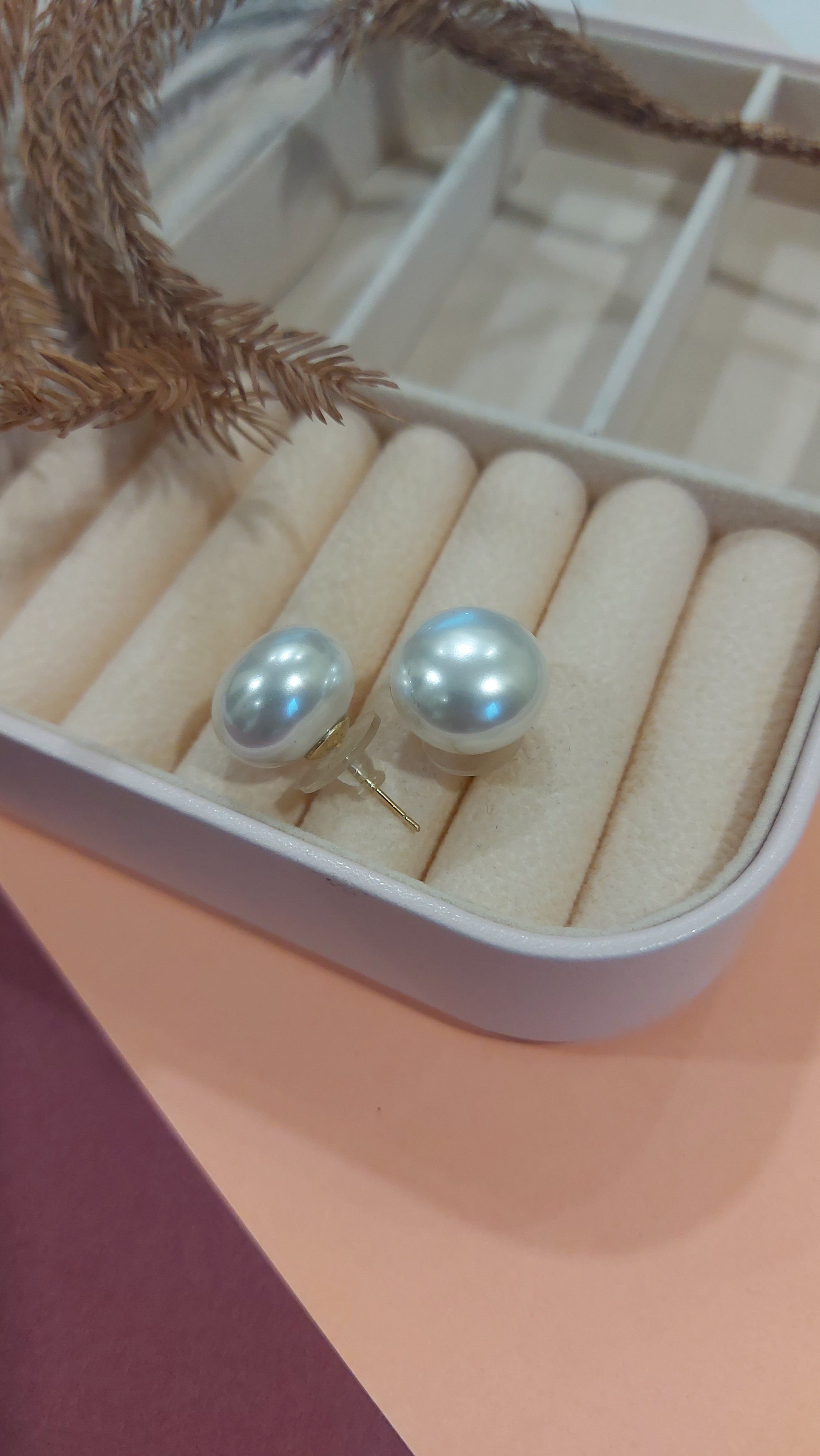 WHITE BIG PEARL EAR STUDS