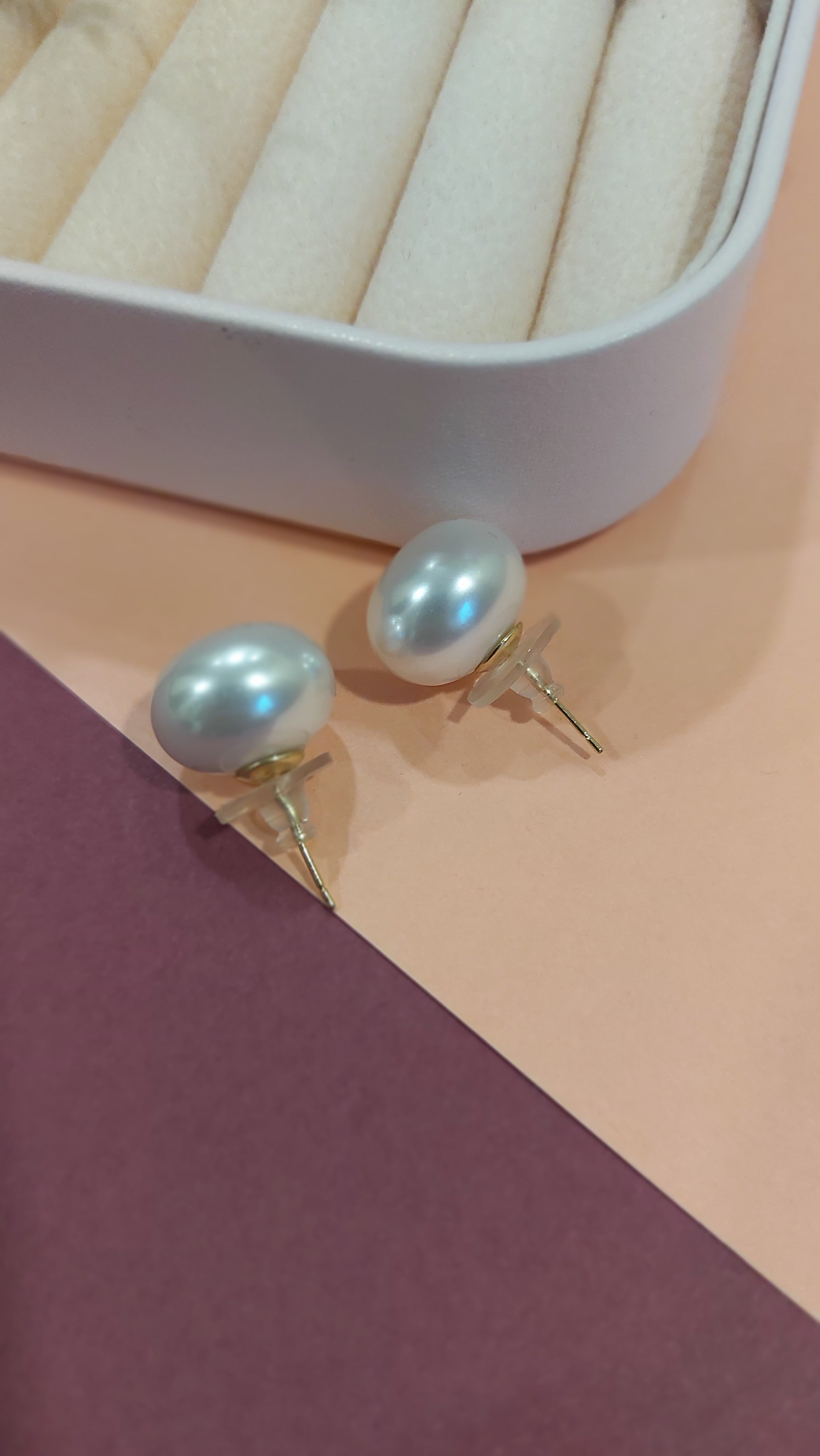 WHITE BIG PEARL EAR STUDS