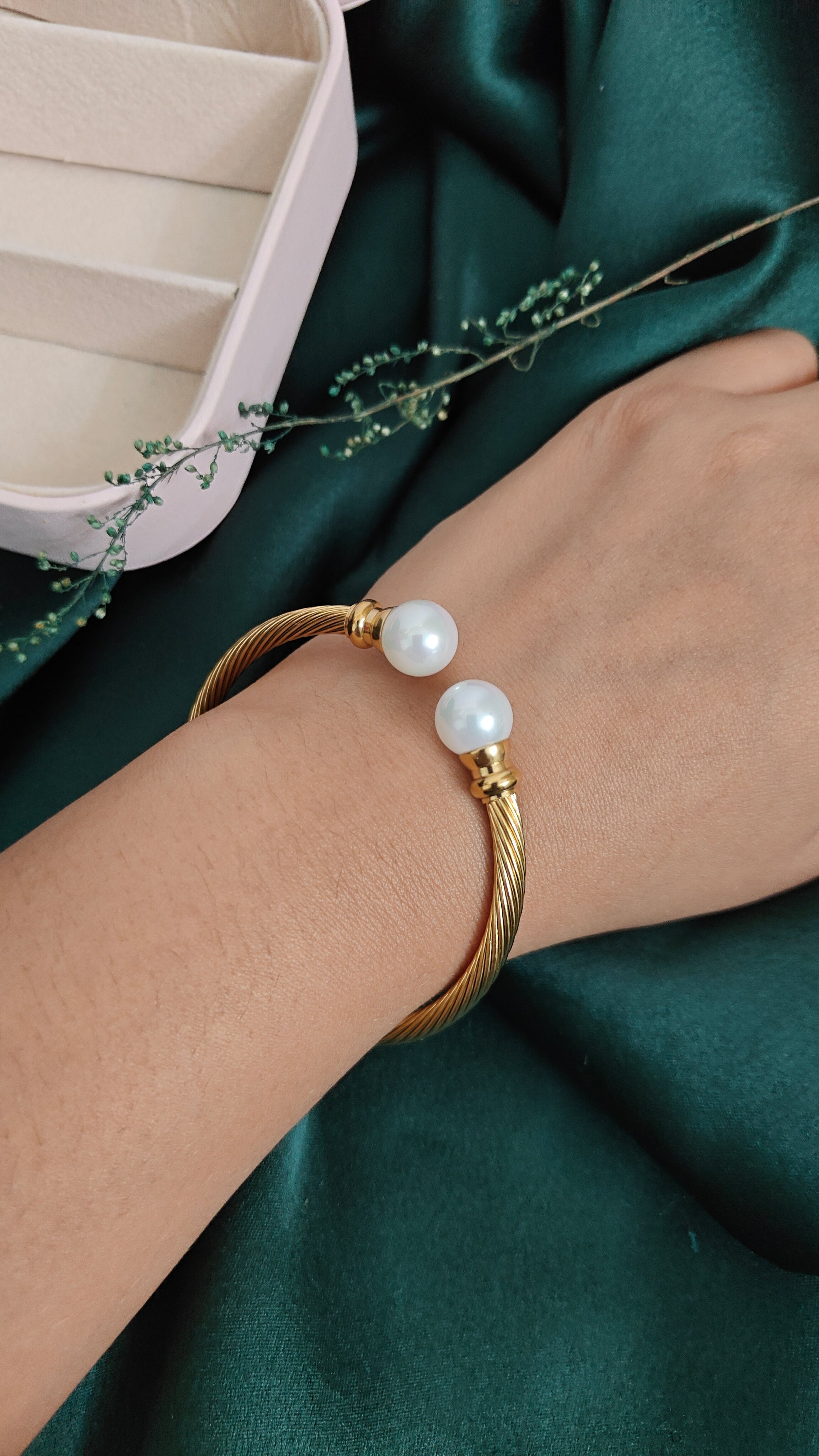 BIG PEARL GOLD PLATED BRACELET