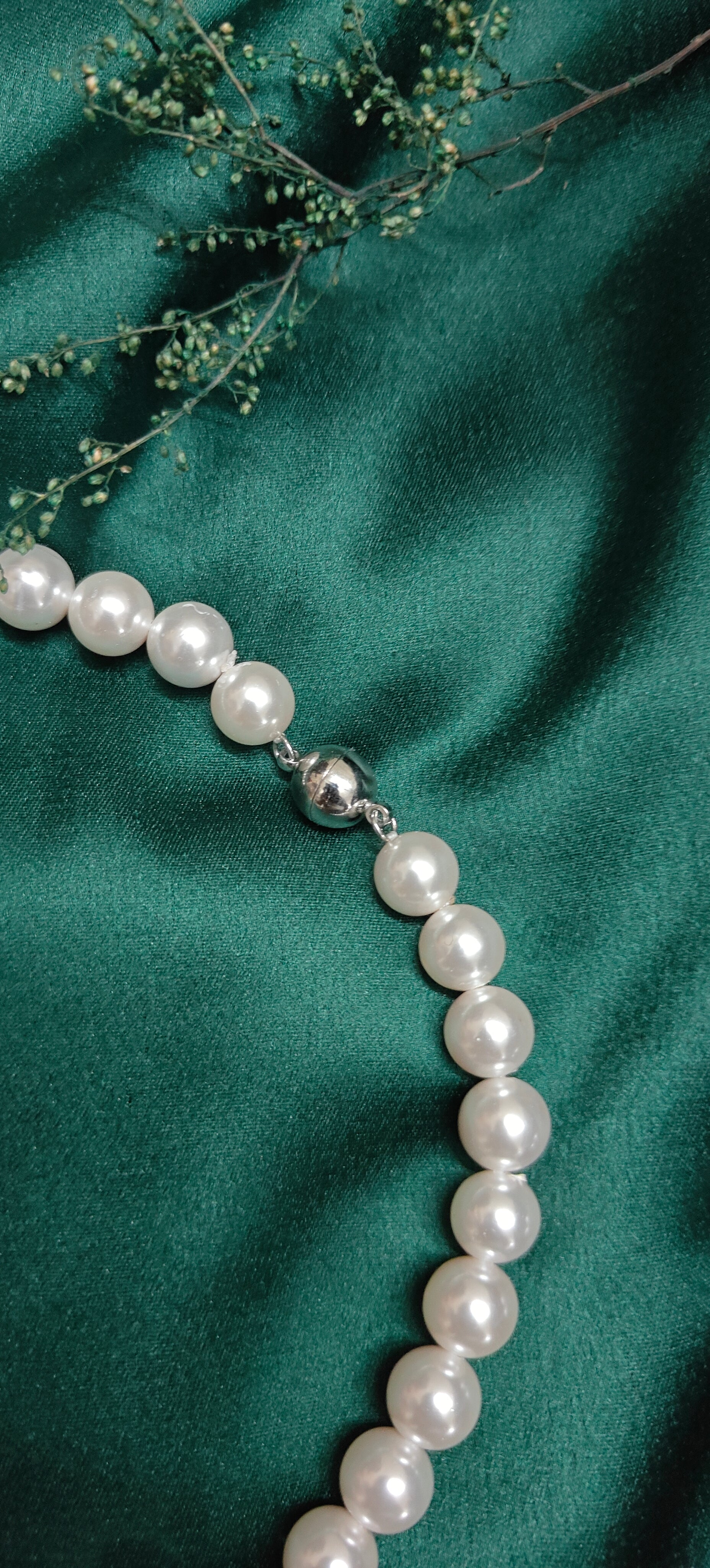 Pearl Necklace Set With Magnetic Lock
