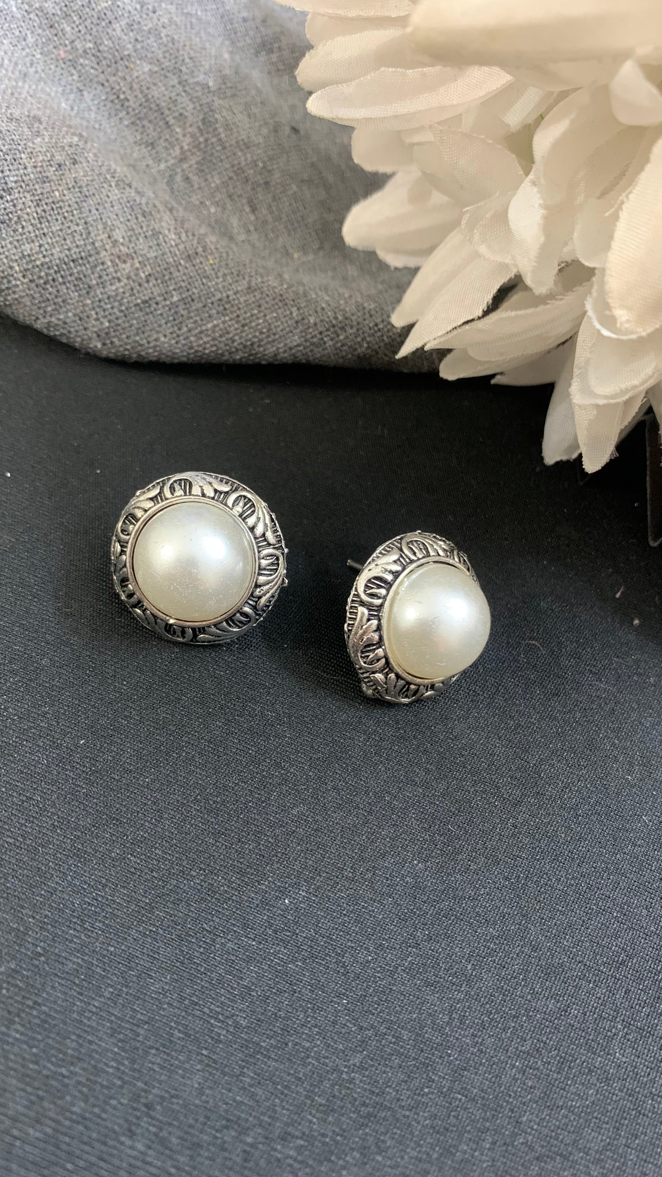 OZEL OXIDISED SILVER  PLATED WITH PEARL EAR STUDS