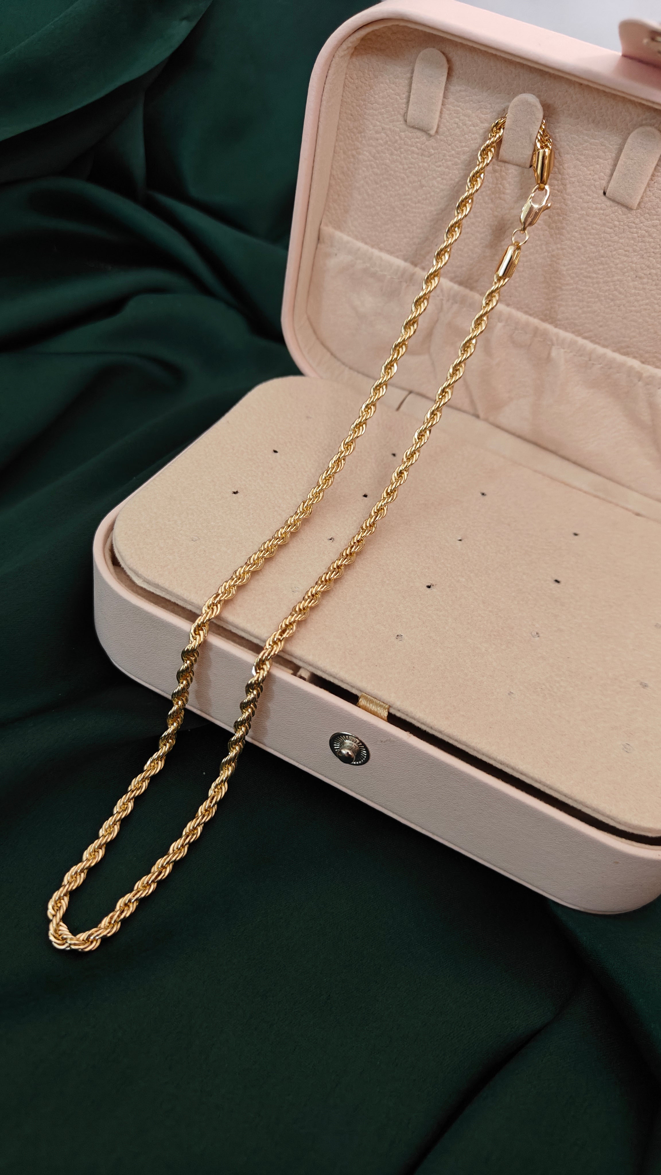 CHUNKY TWISTED GOLD PLATED NECK CHAIN