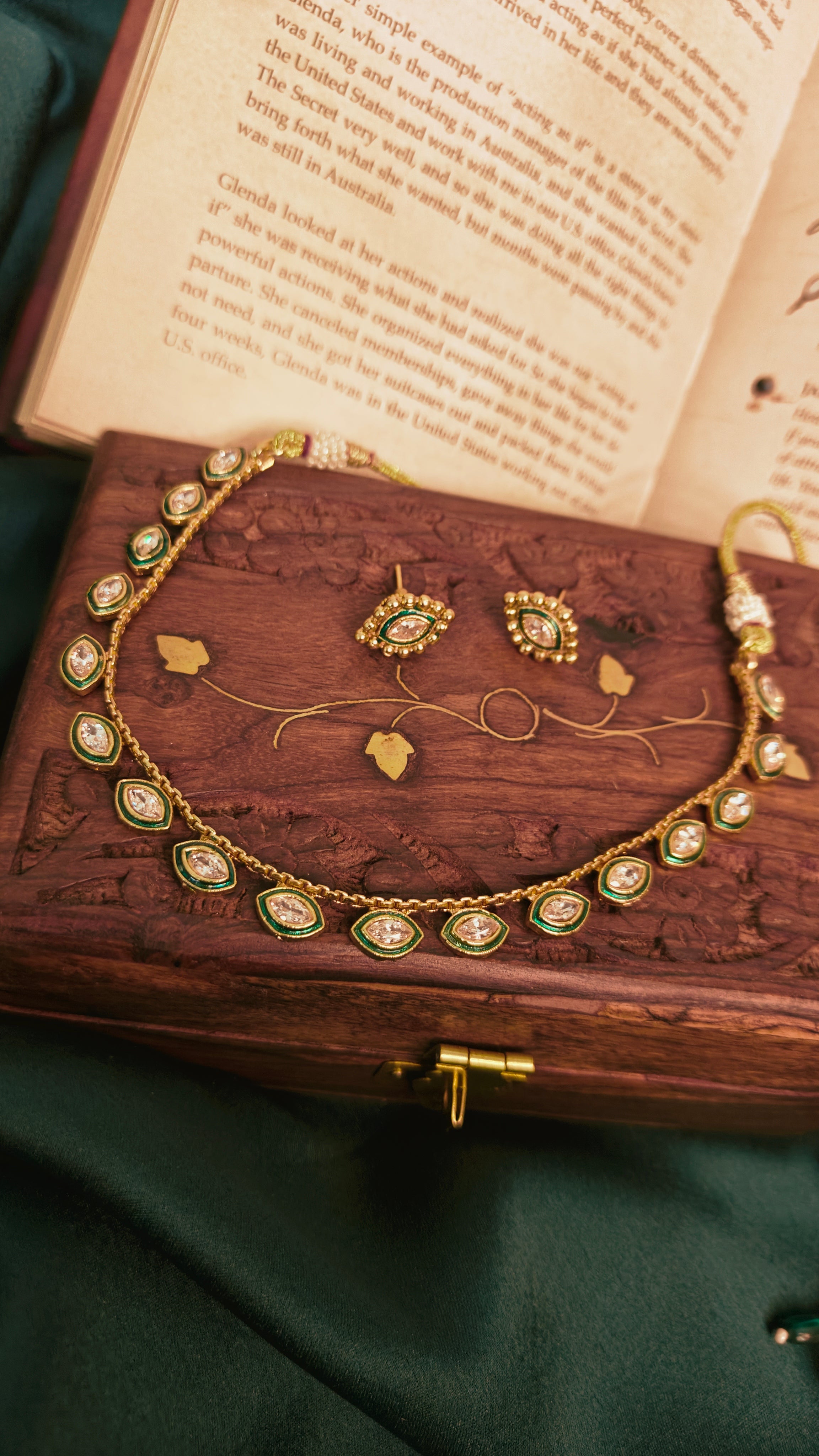 Kundan Polki Green Enamel Necklace Set