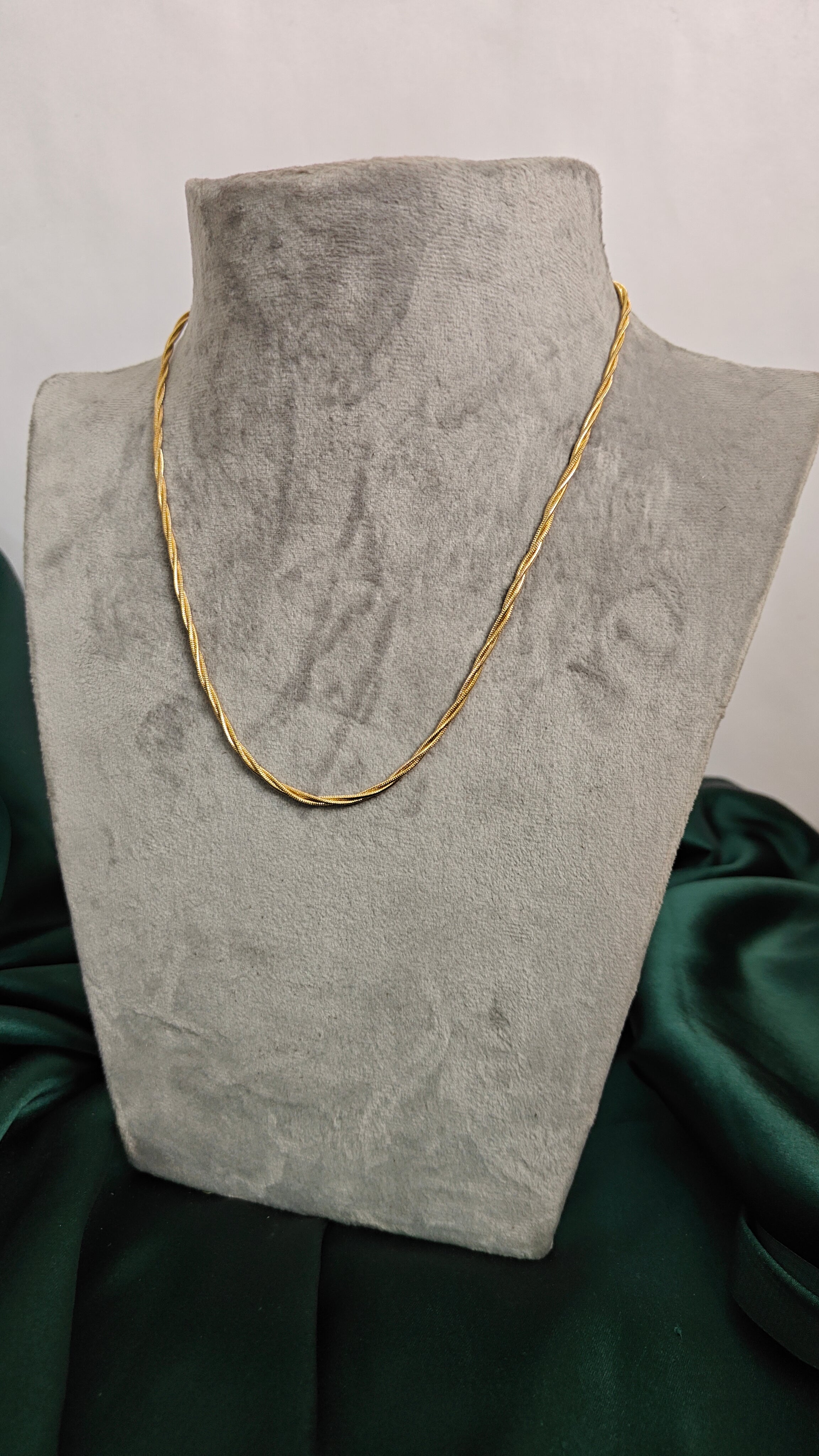 CHUNKY GOLD PLATED NECK CHAIN