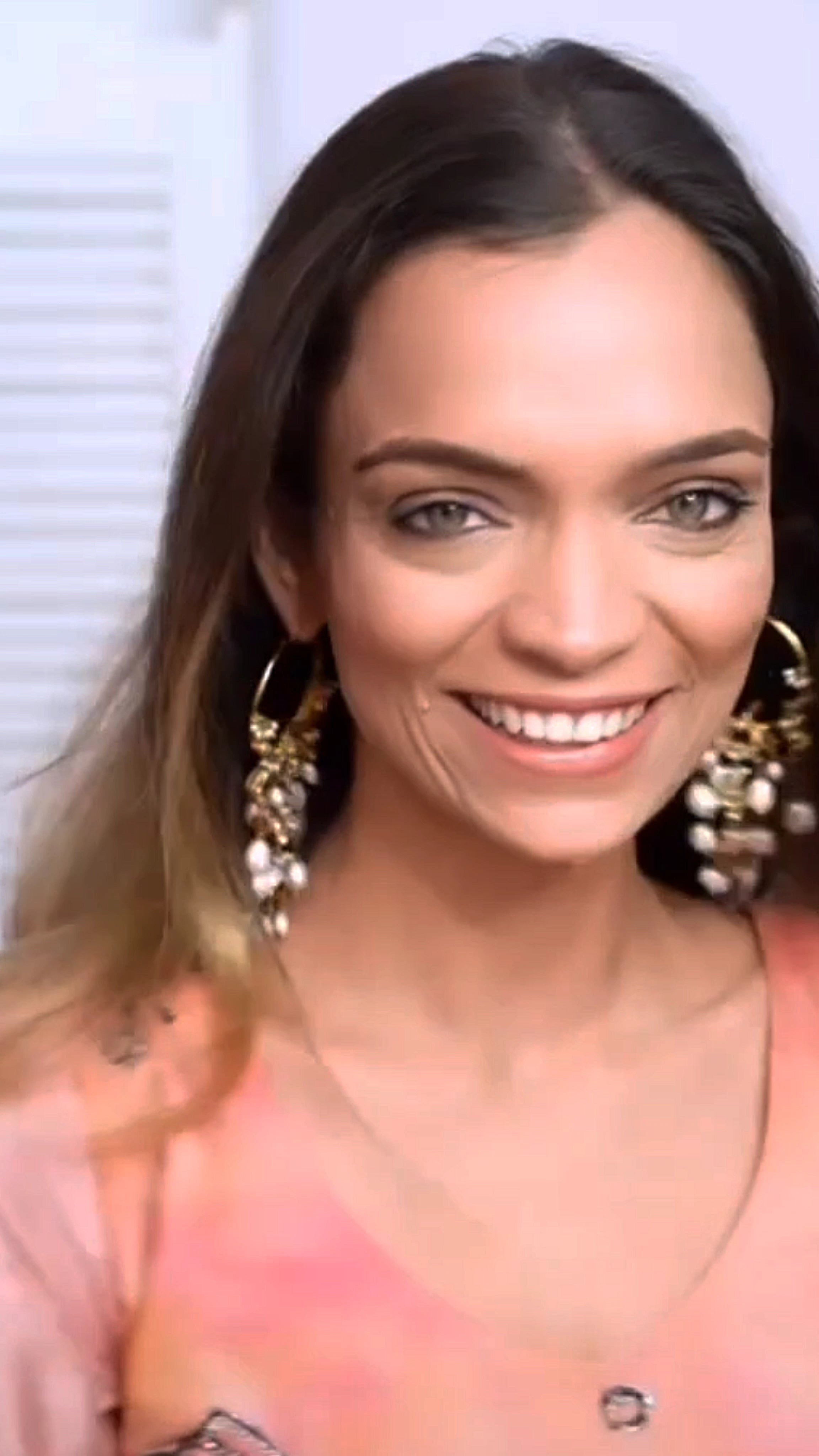 Apeksha Kundan Hoop Earring