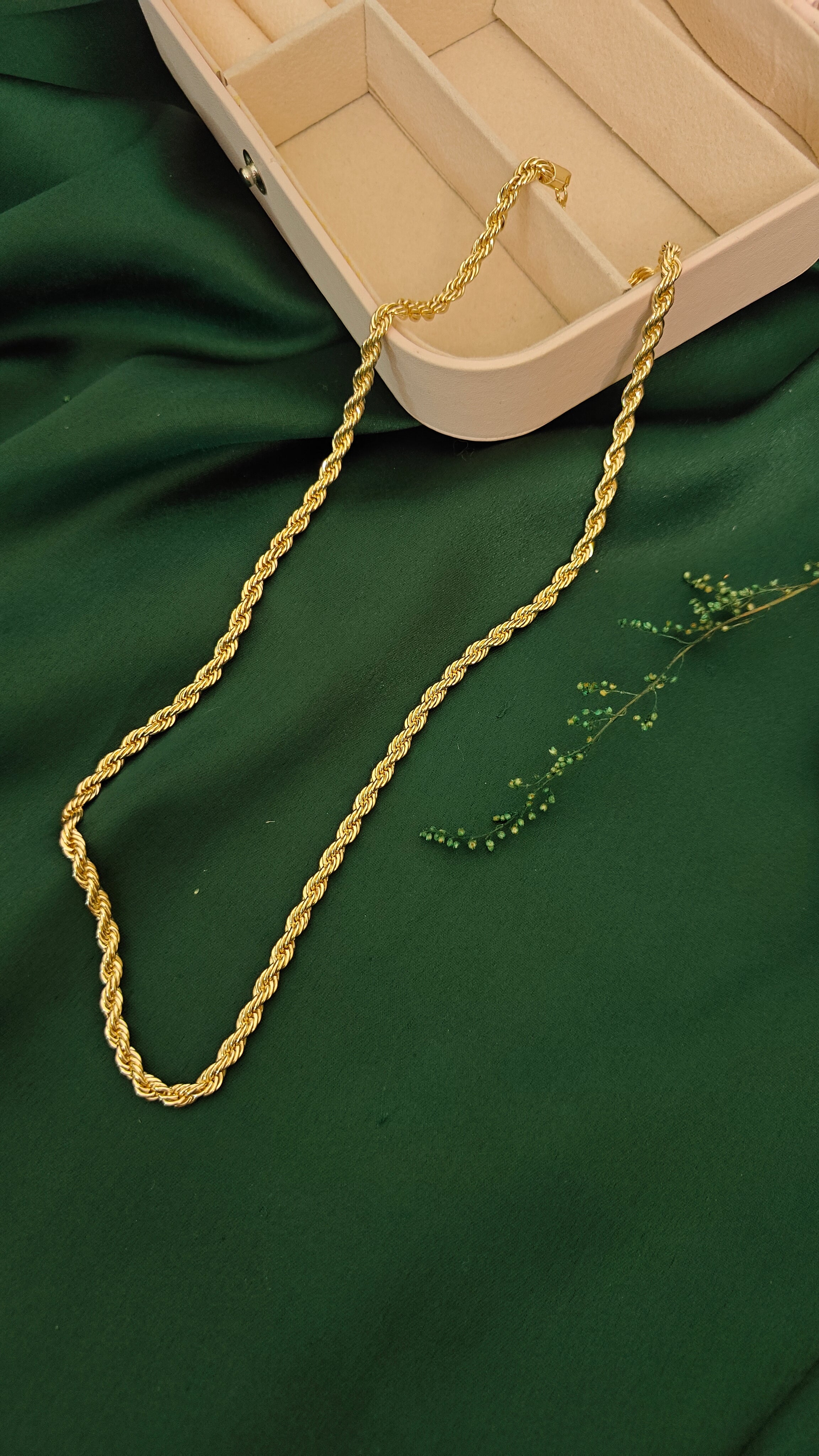 CHUNKY TWISTED GOLD PLATED NECK CHAIN