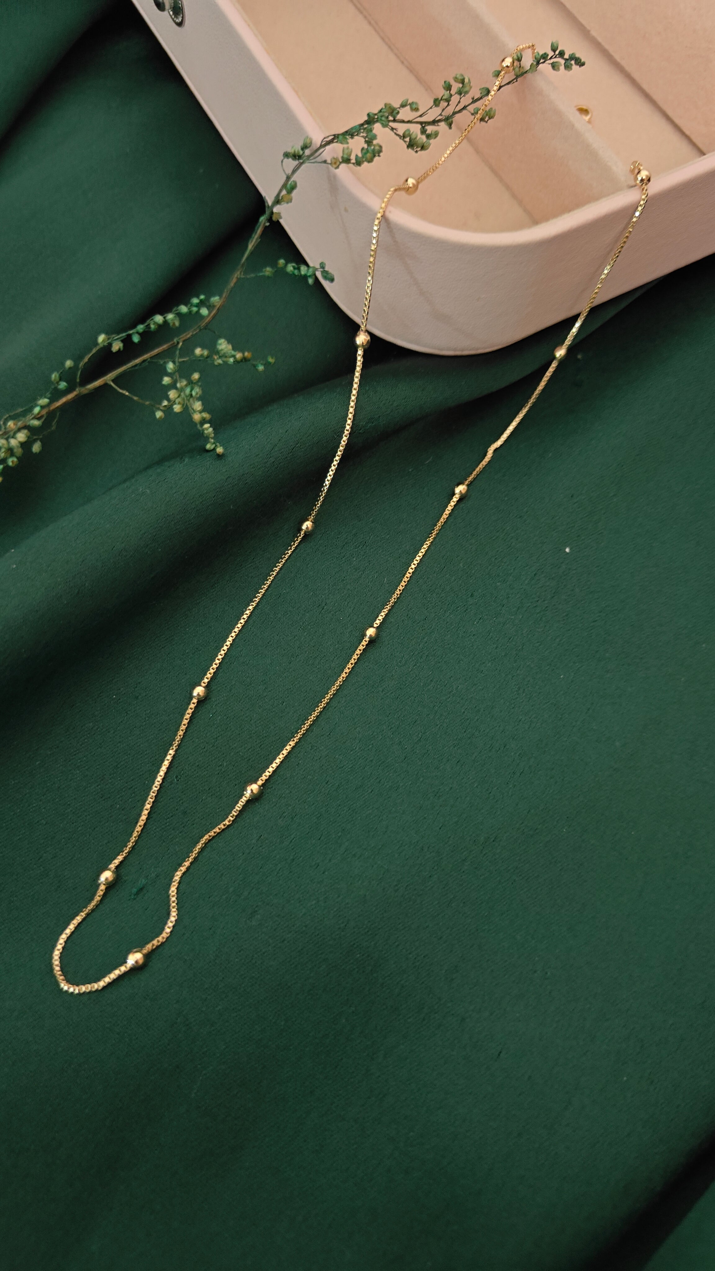 DAINTY GOLD PLATED NECK CHAIN