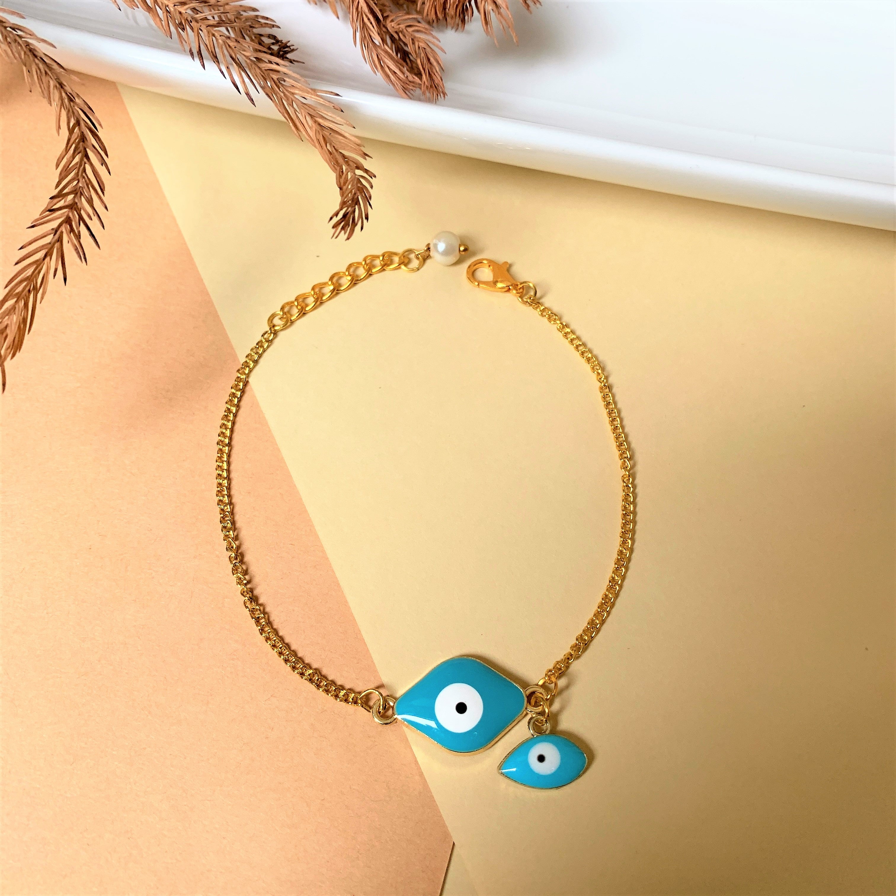 EVIL EYE BRACELET WITH HANGING CHARM