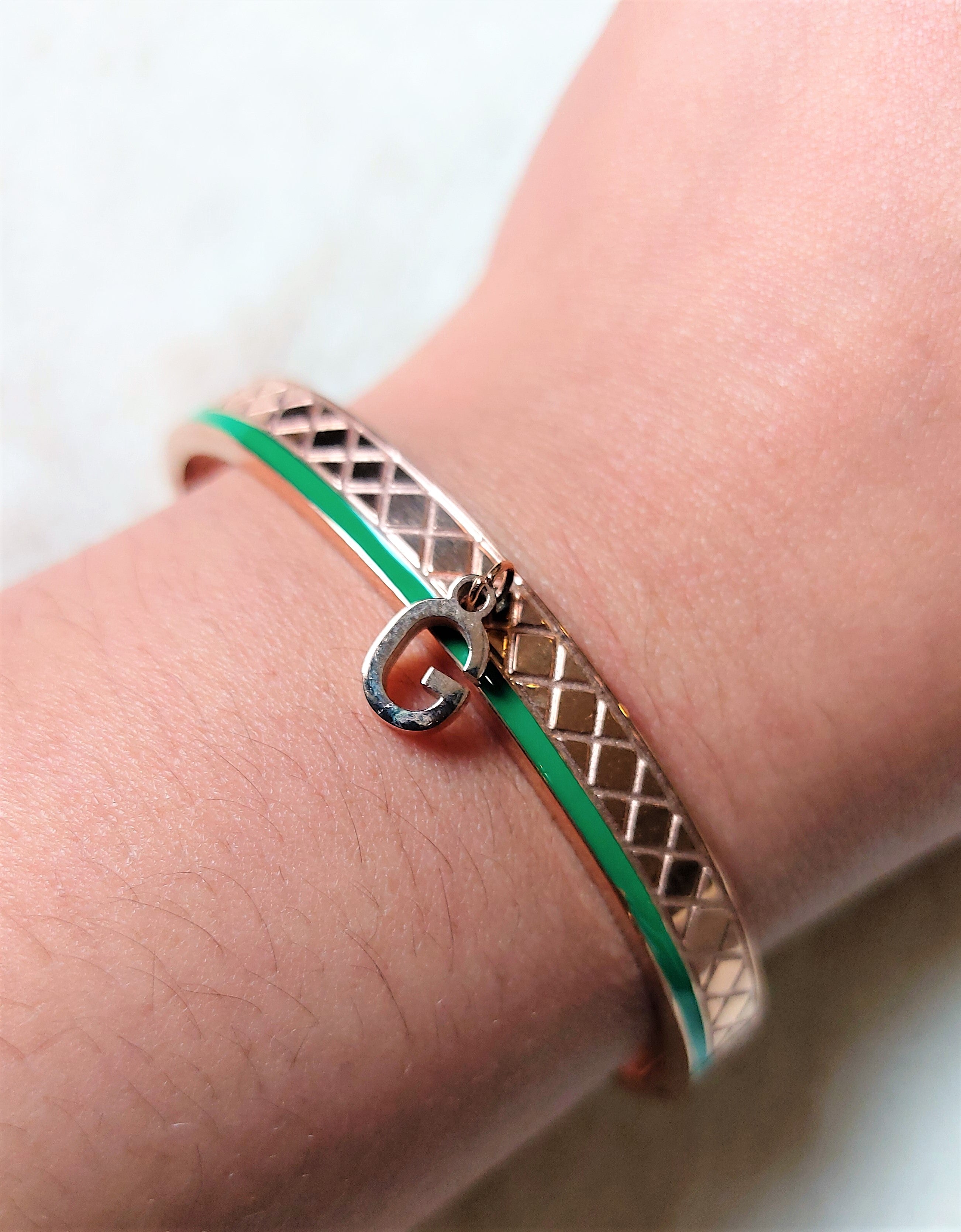 GREEN ENAMEL WITH G LETTER OPENABLE BRACELET