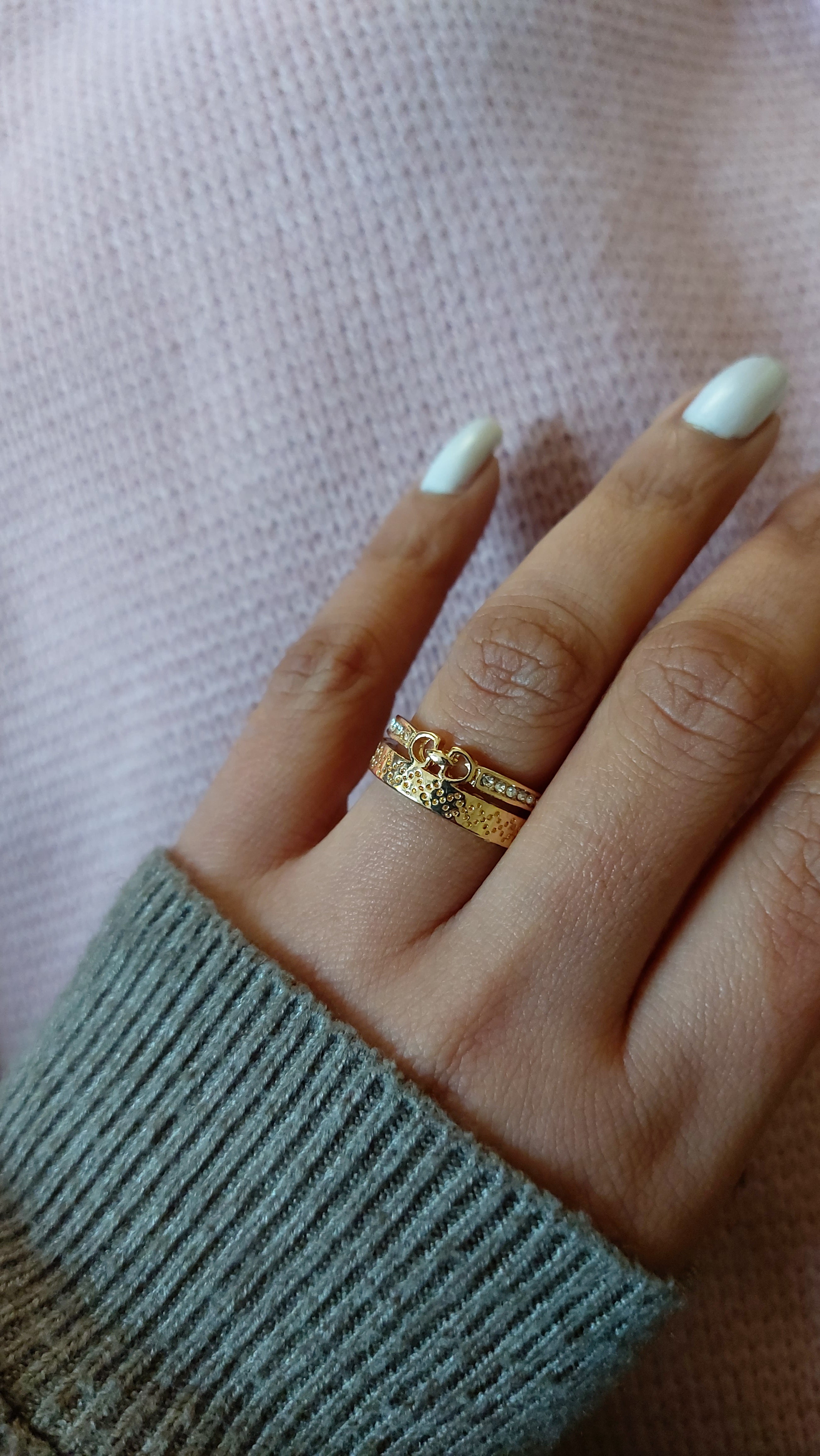 Dual Attached Ring Band