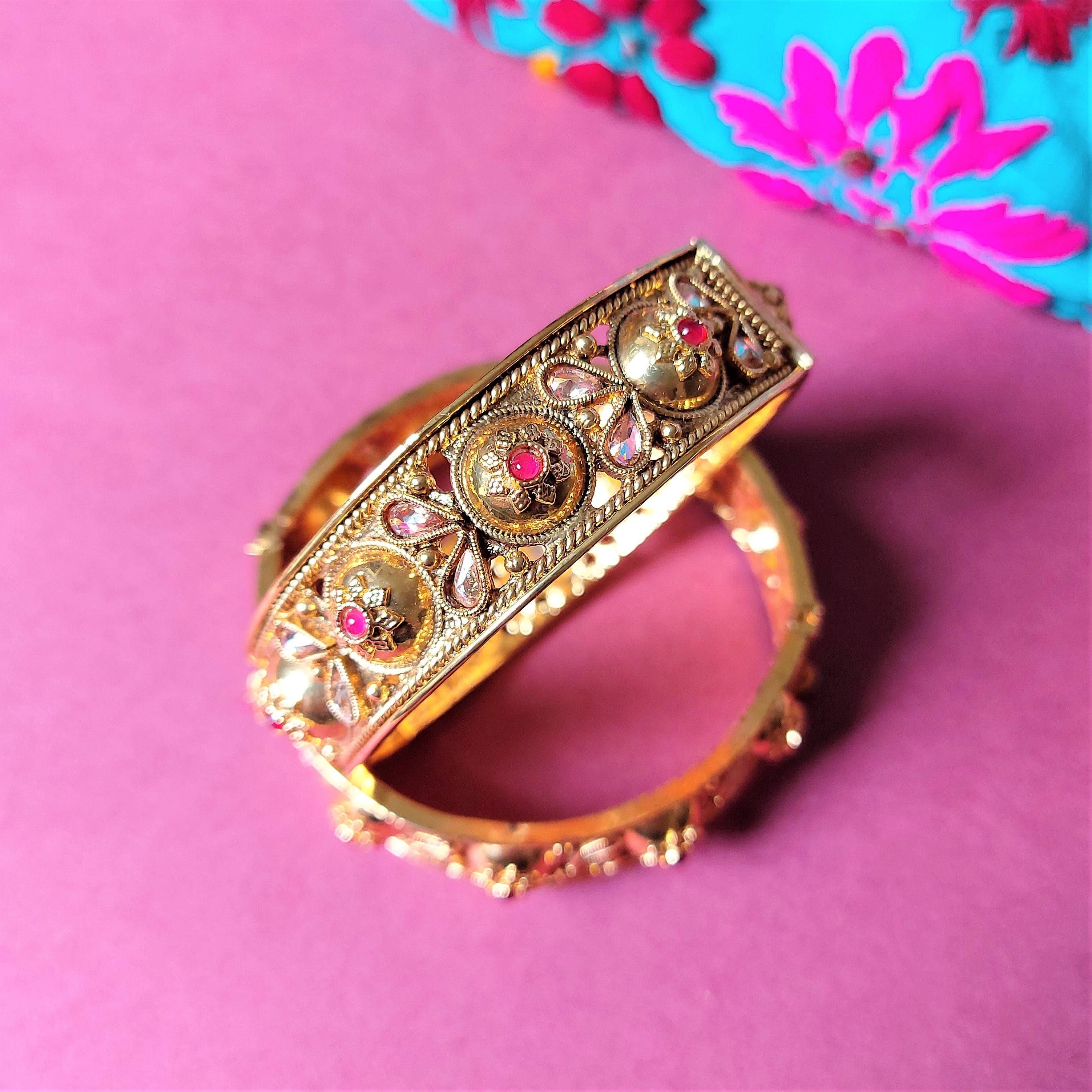 KUNDAN GOLD PLATED OPENABLE BANGLE