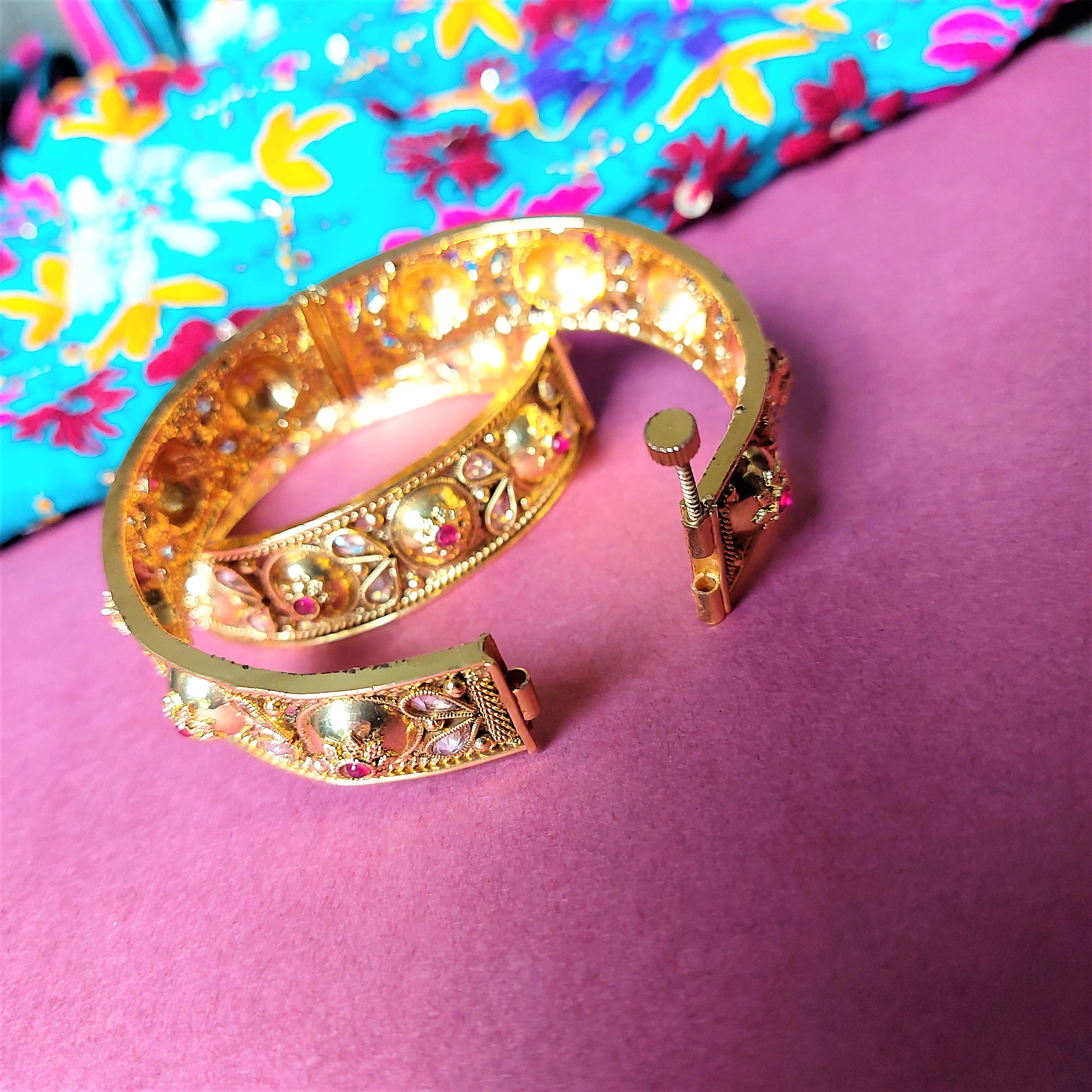 KUNDAN GOLD PLATED OPENABLE BANGLE