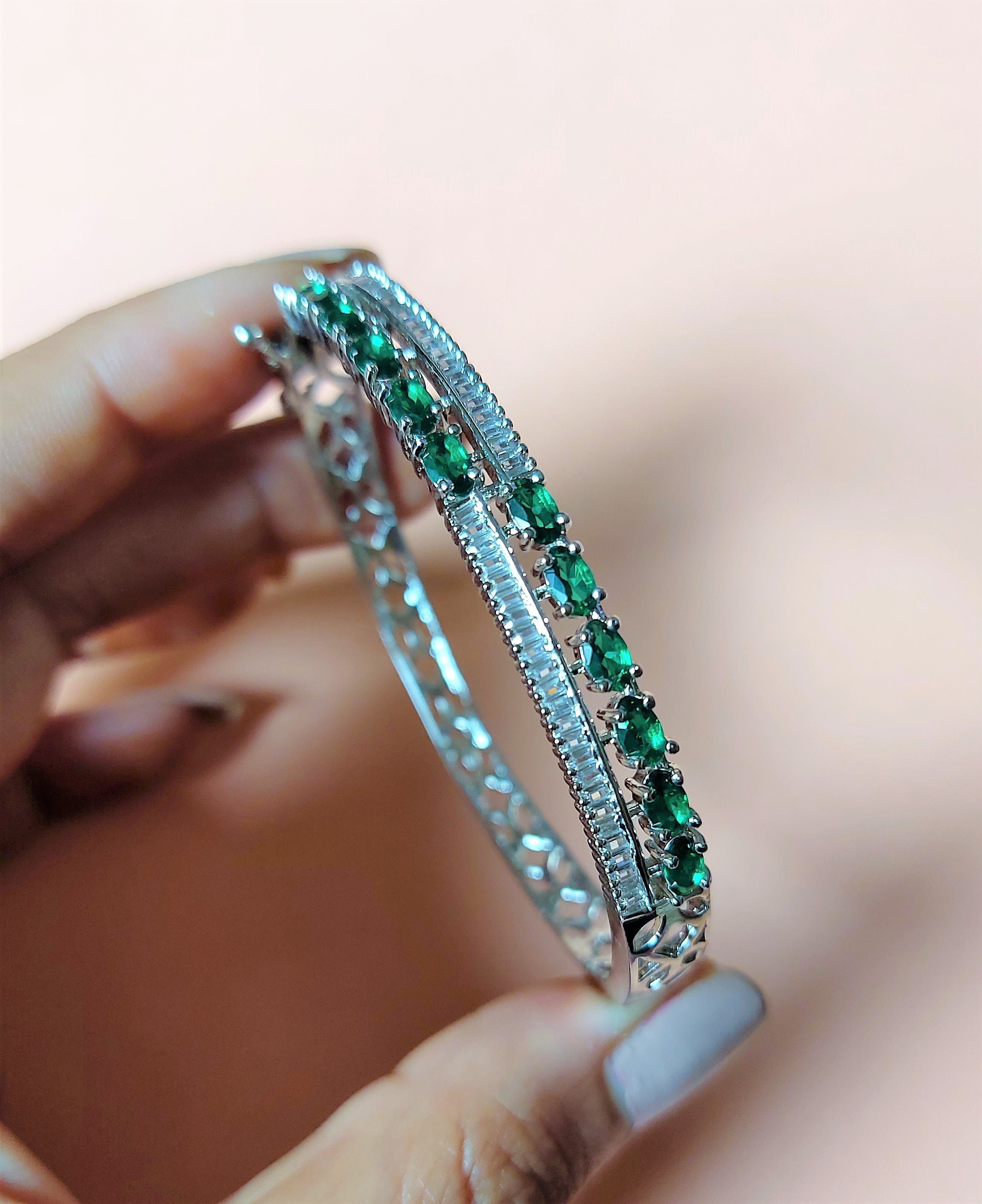 SILVER PLATED AMERICAN DIAMOND OPENABLE BRACELET