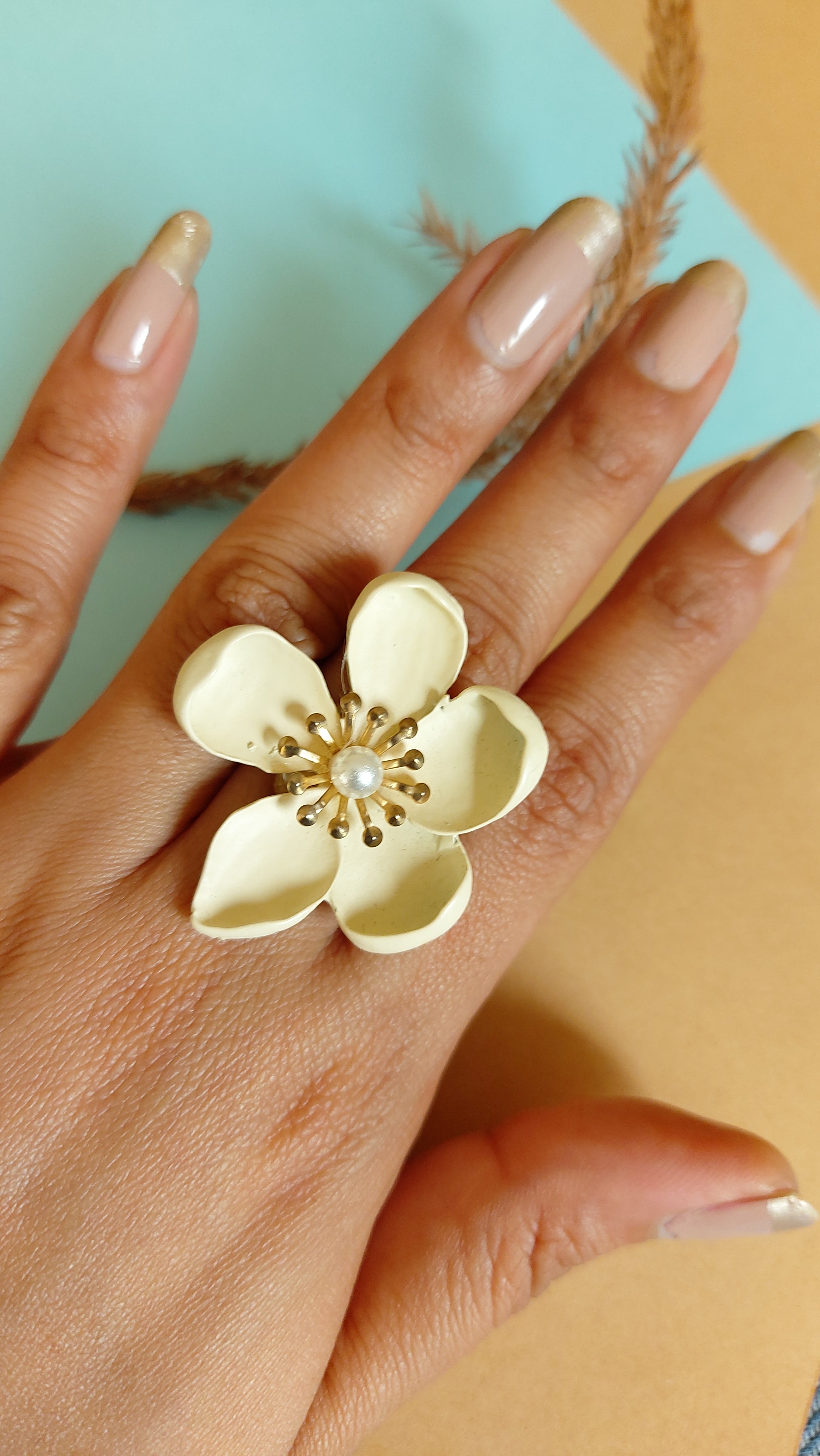 FLOWER COCKTAIL RING