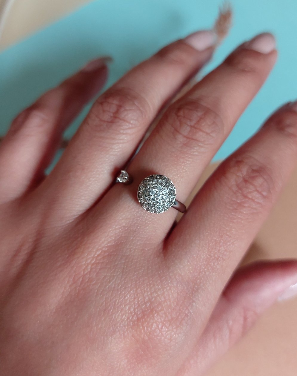 AMERICAN DIAMOND REVOLVING ANXIETY RING