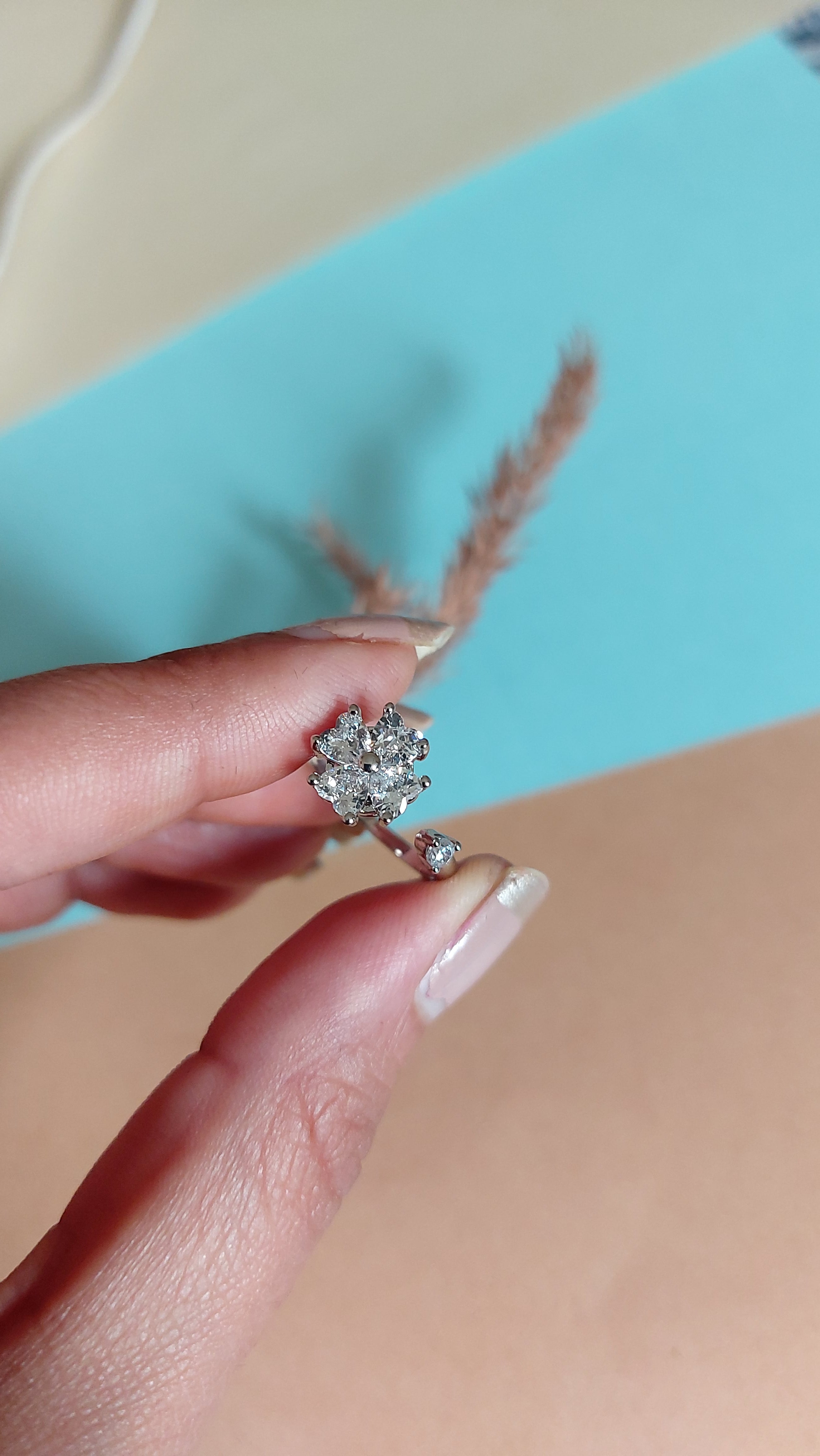 AMERICAN DIAMOND REVOLVING ANXIETY RING