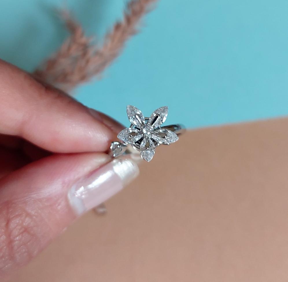 AMERICAN DIAMOND REVOLVING ANXIETY RING