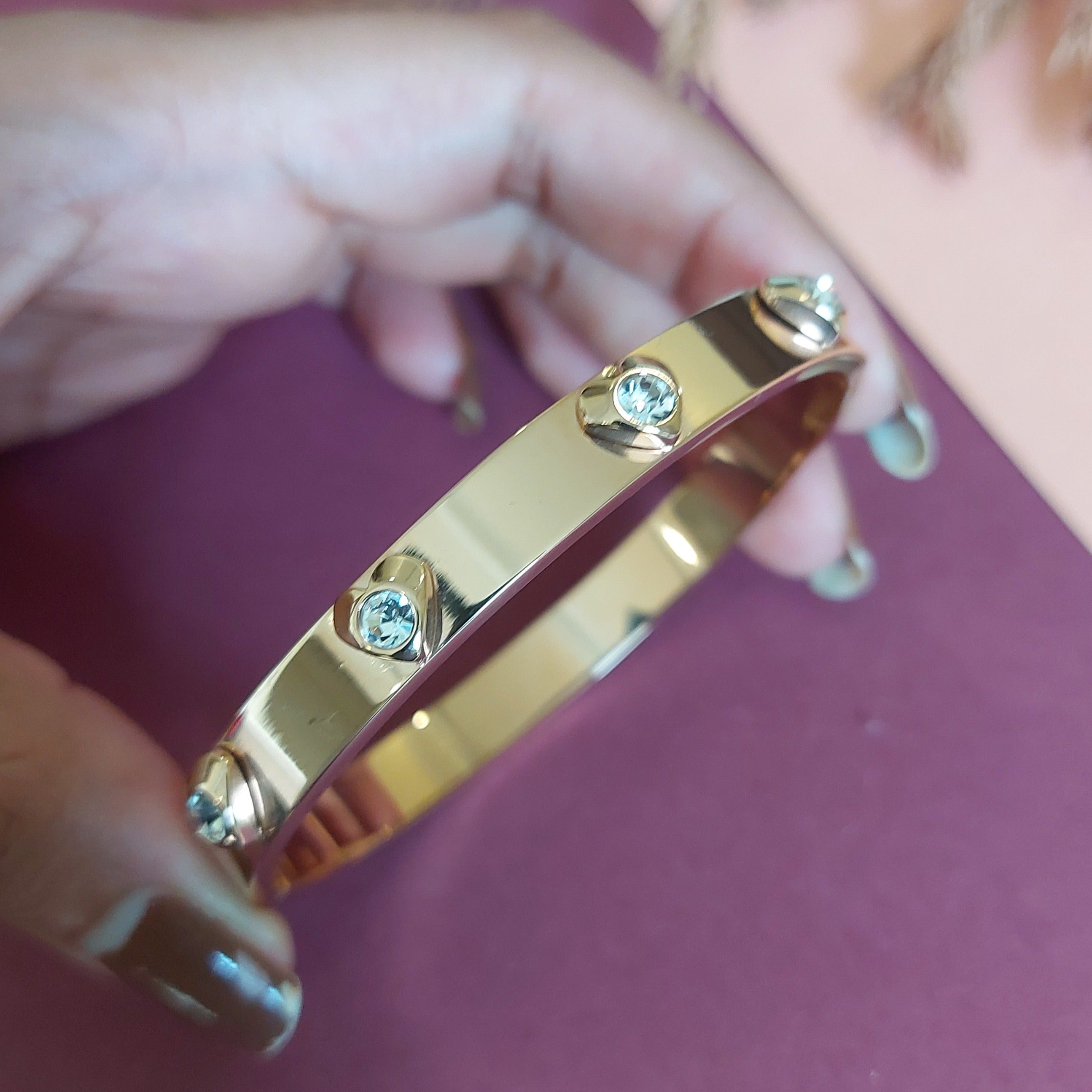 ANTI TARNISH OPENABLE GOLD PLATED BRACELET