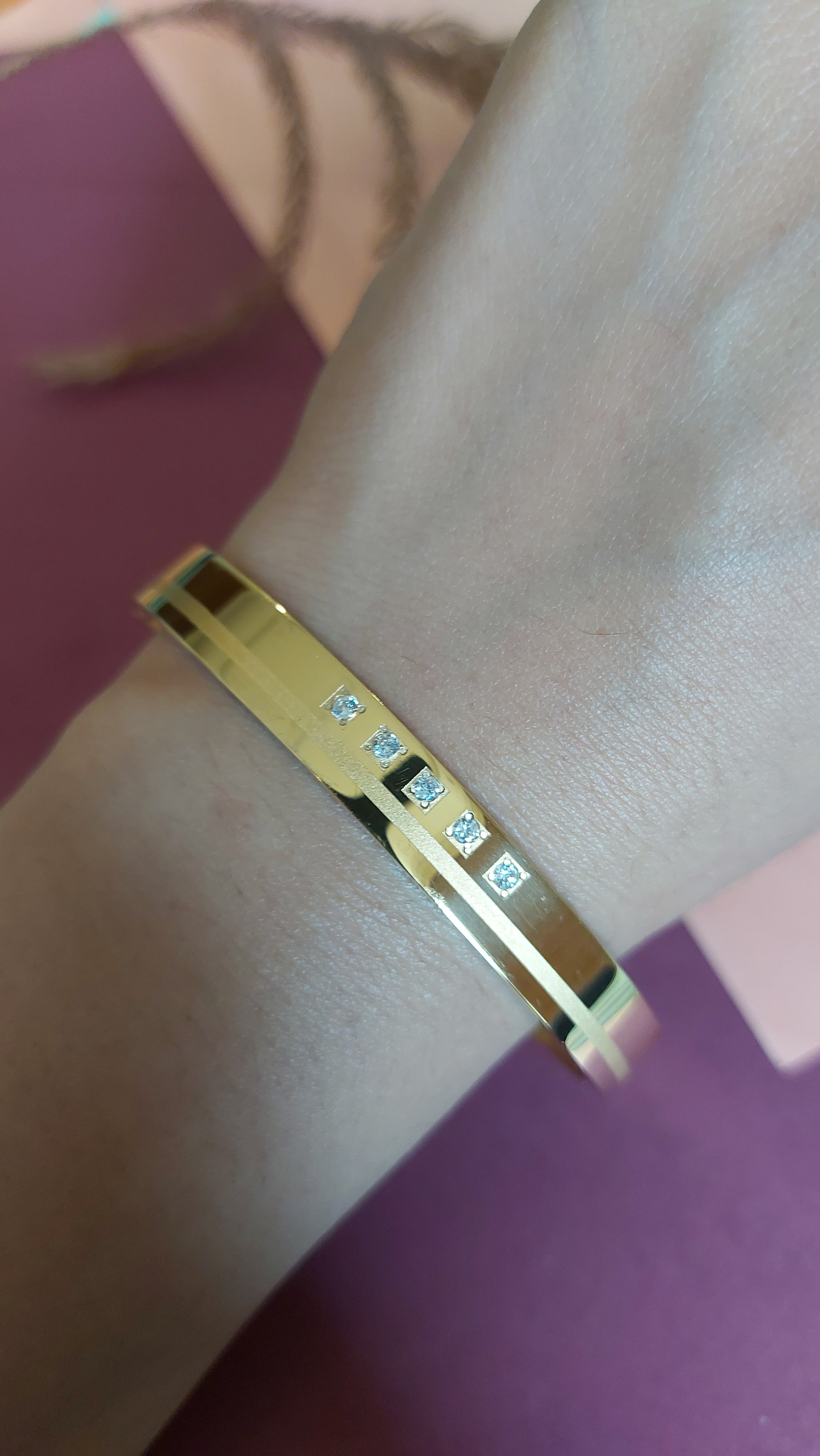 ANTI TARNISH OPENABLE GOLD PLATED BRACELET