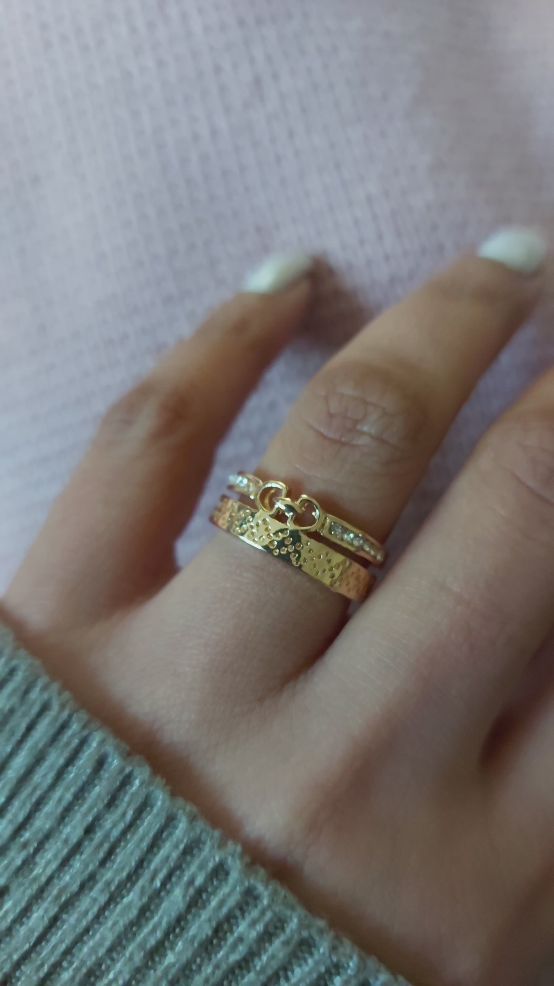 Dual Attached Ring Band