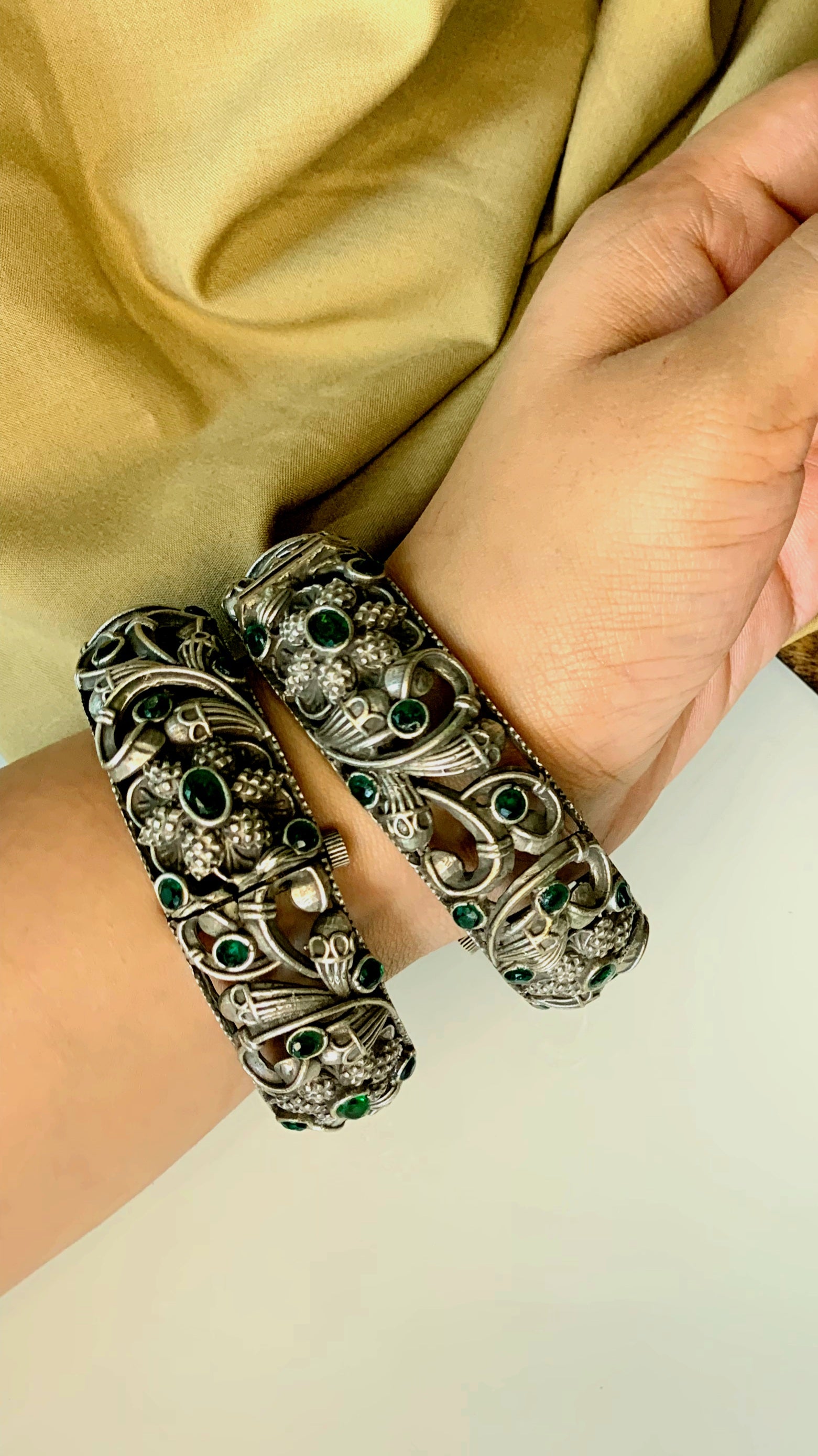 OXIDISED SILVER KADA SET