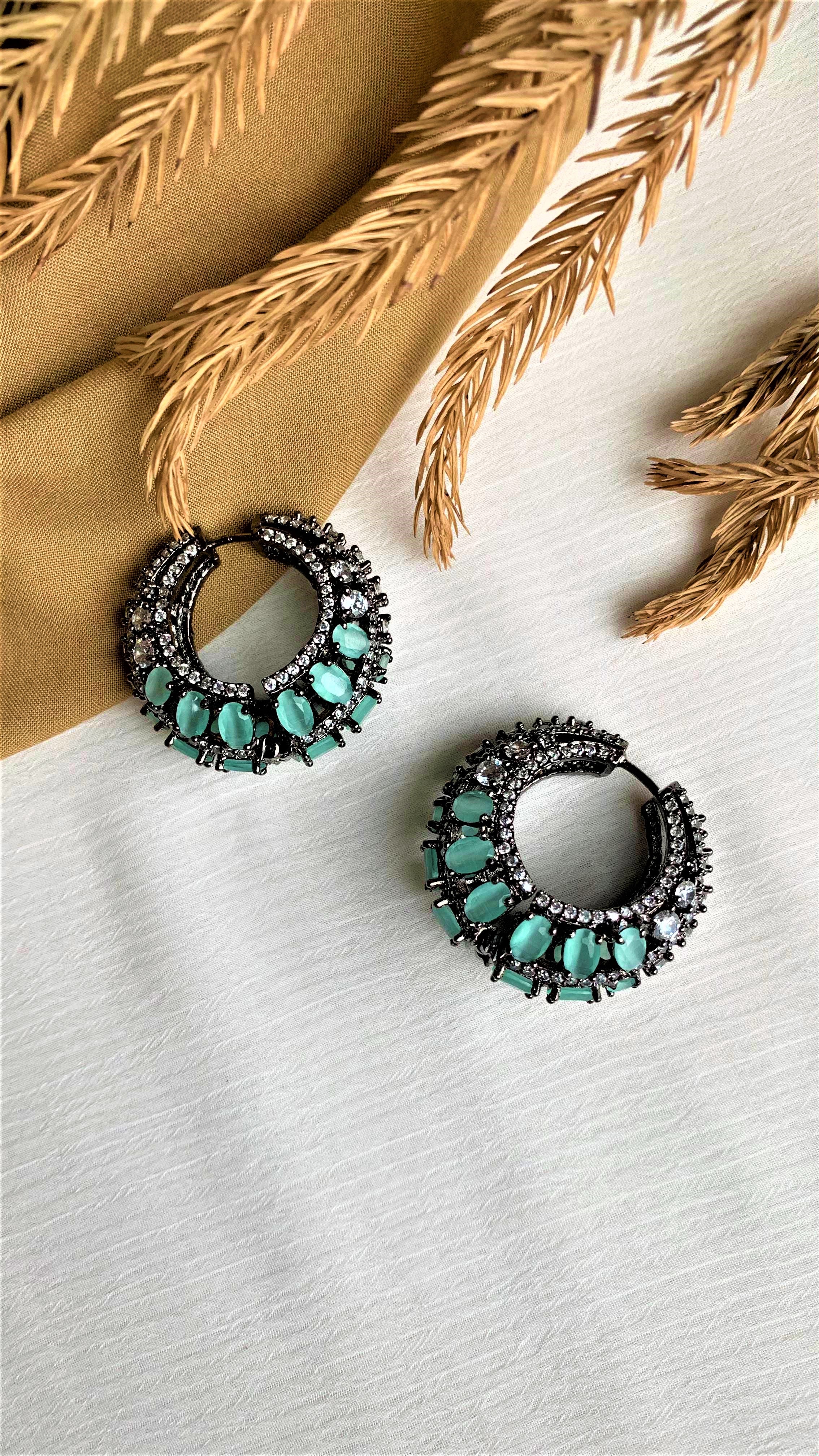 ASHLEY HOOP EARRING