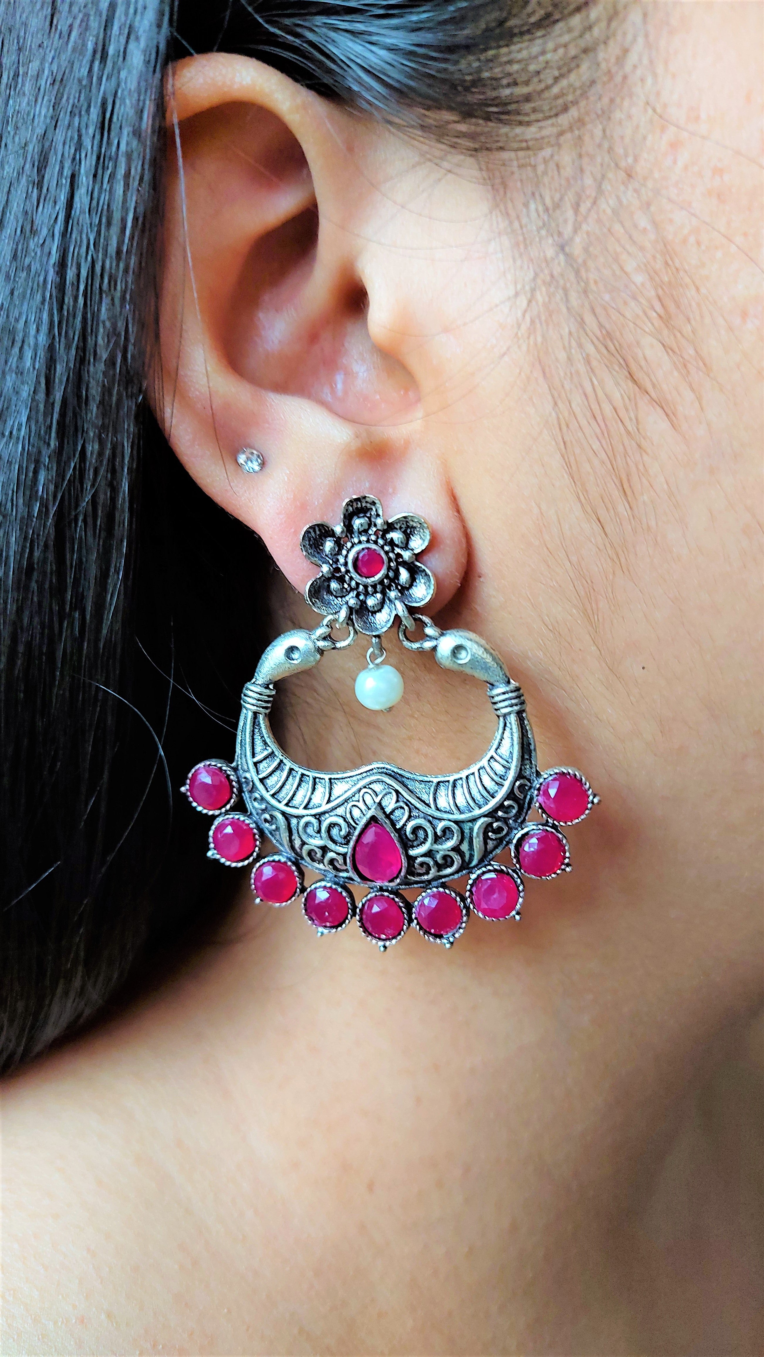 YUKTA EARRING