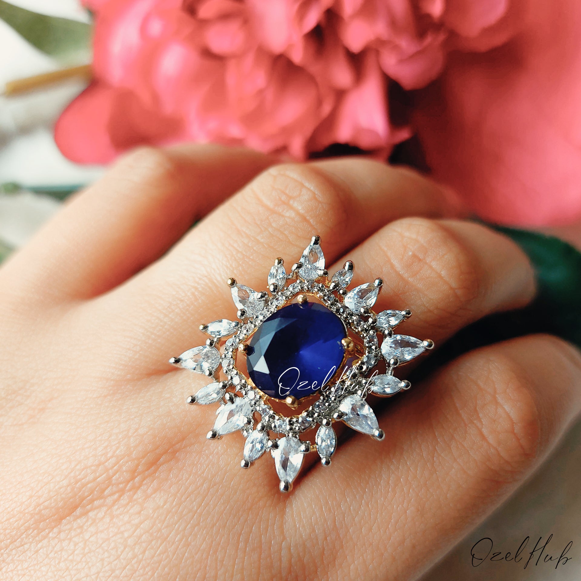 BLUE SAPPHIRE COCKTAIL RING
