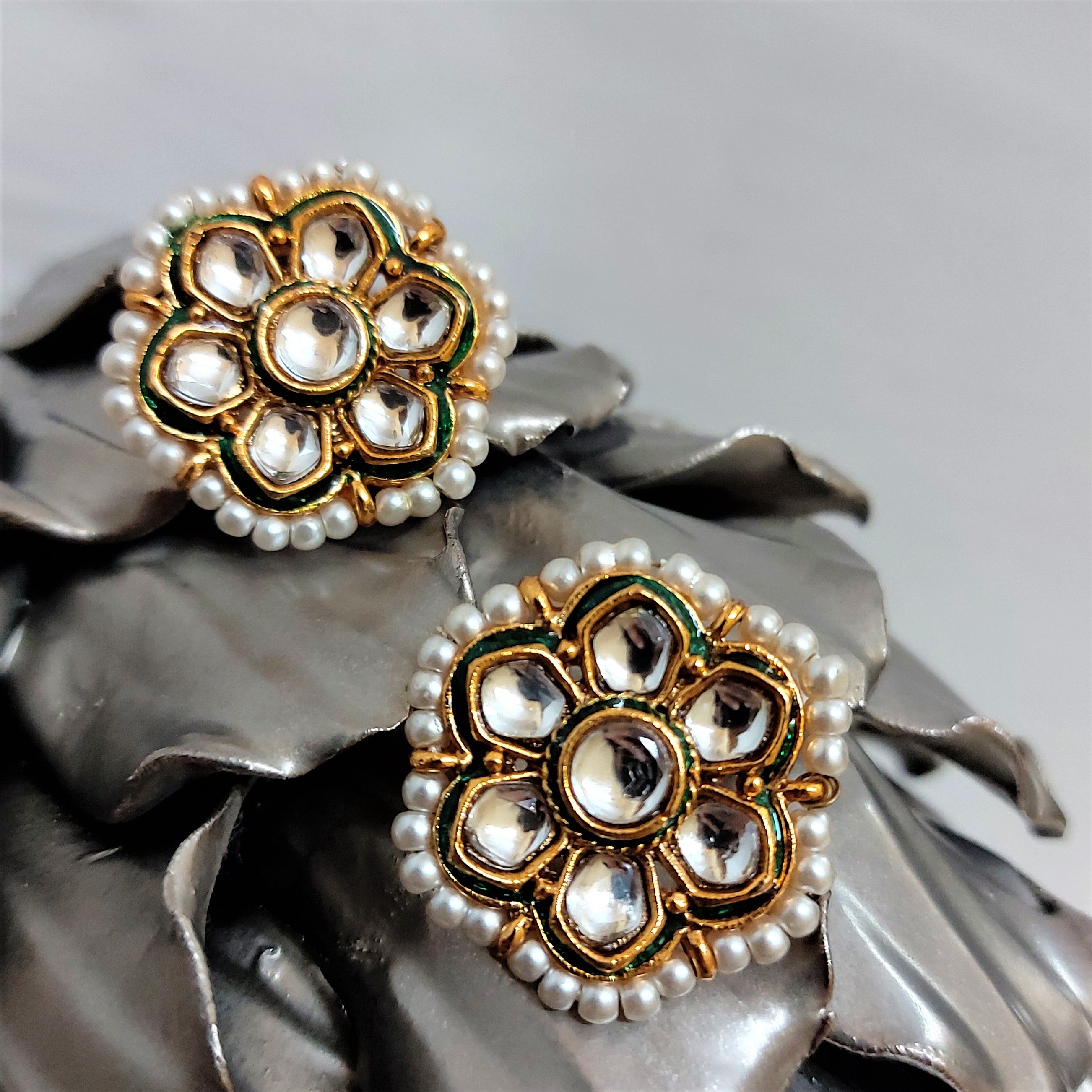 Vinya Kundan Ear Studs