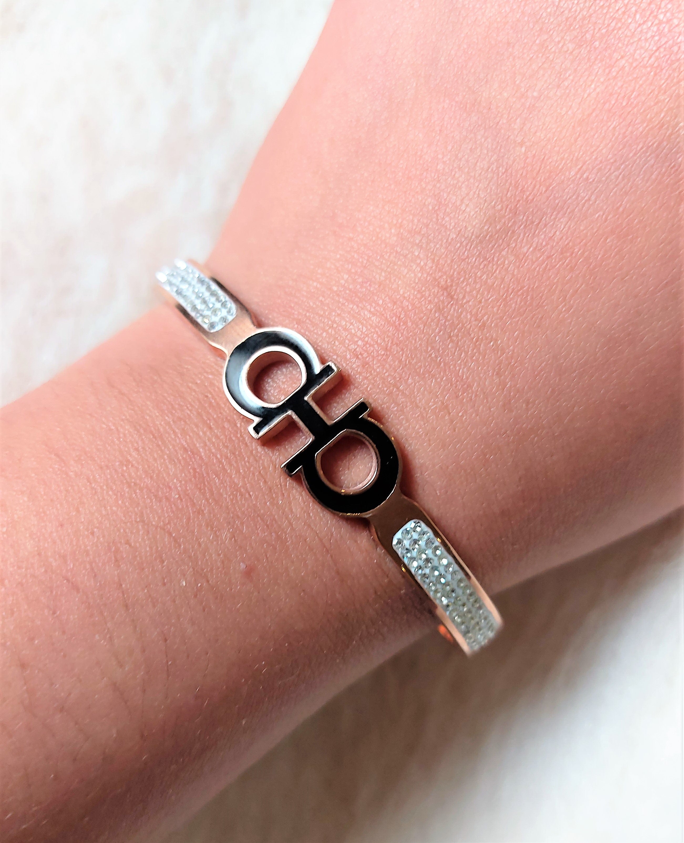 BLACK ENAMEL WITH AMERICAN DIAMONDS OPENABLE BRACELET
