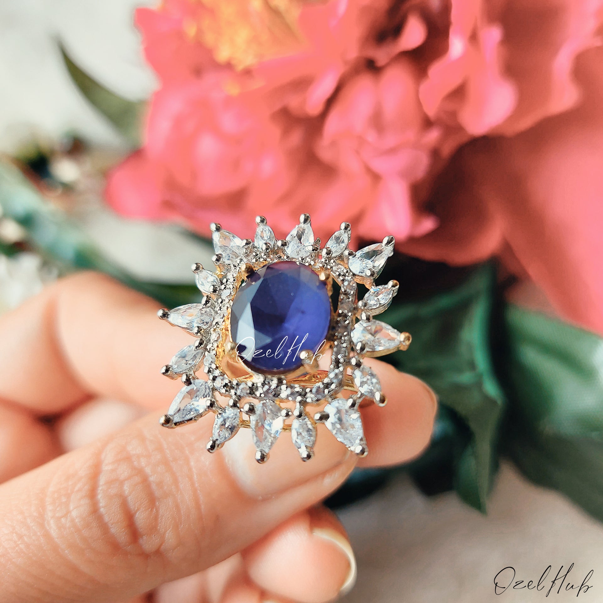 BLUE SAPPHIRE COCKTAIL RING