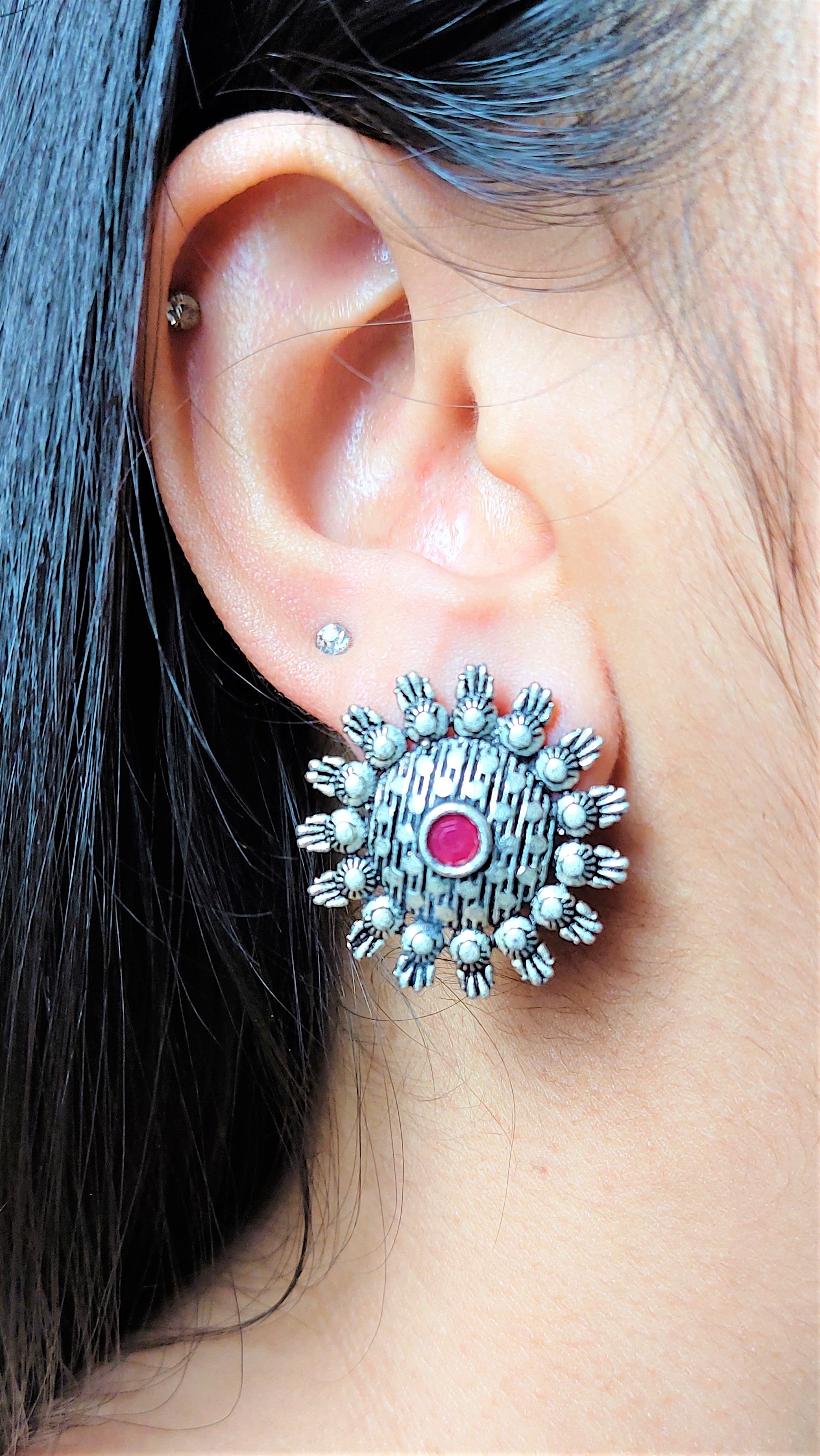 AARNA EAR STUDS