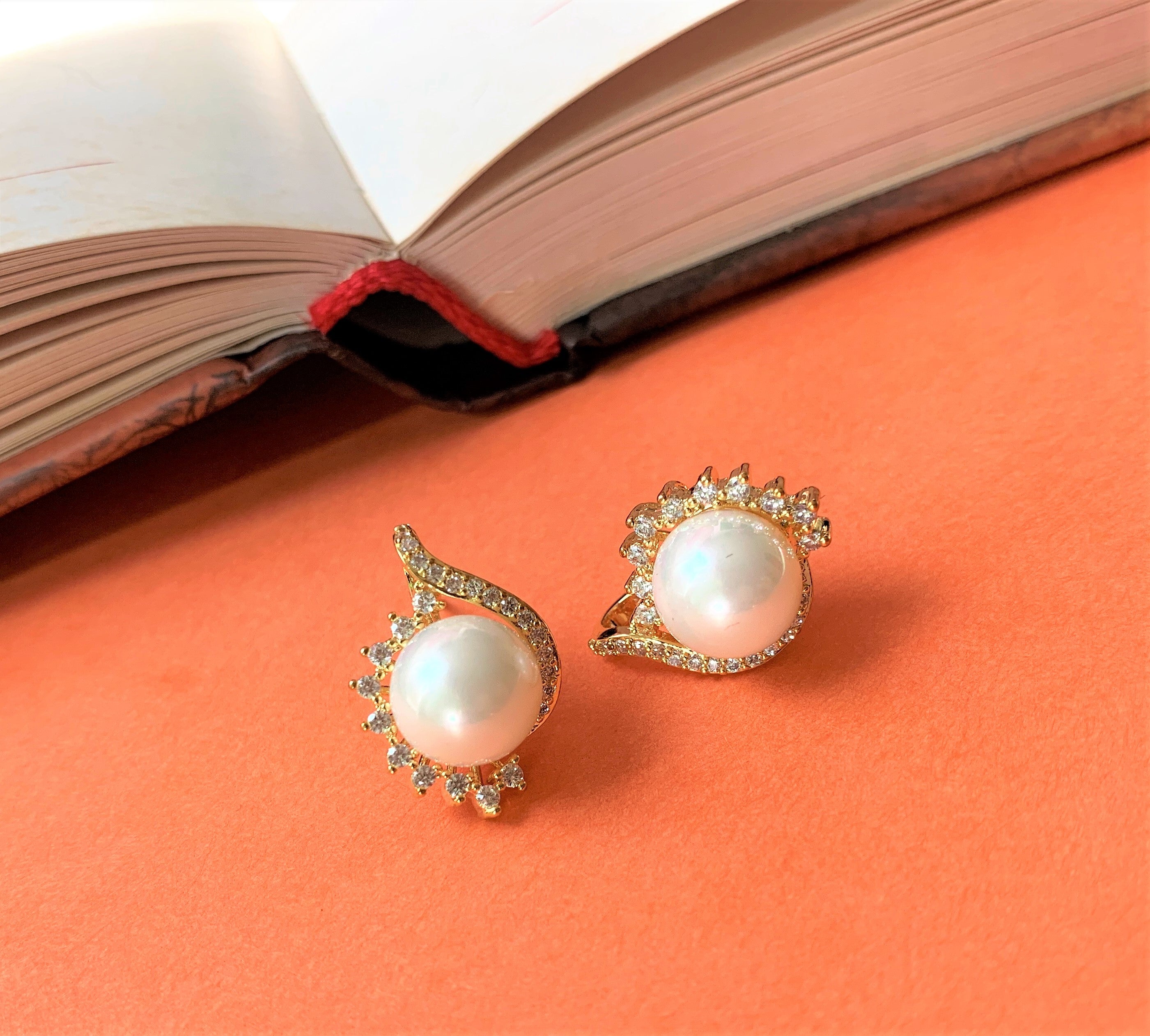 Big Pearl with American Diamonds Ear Studs