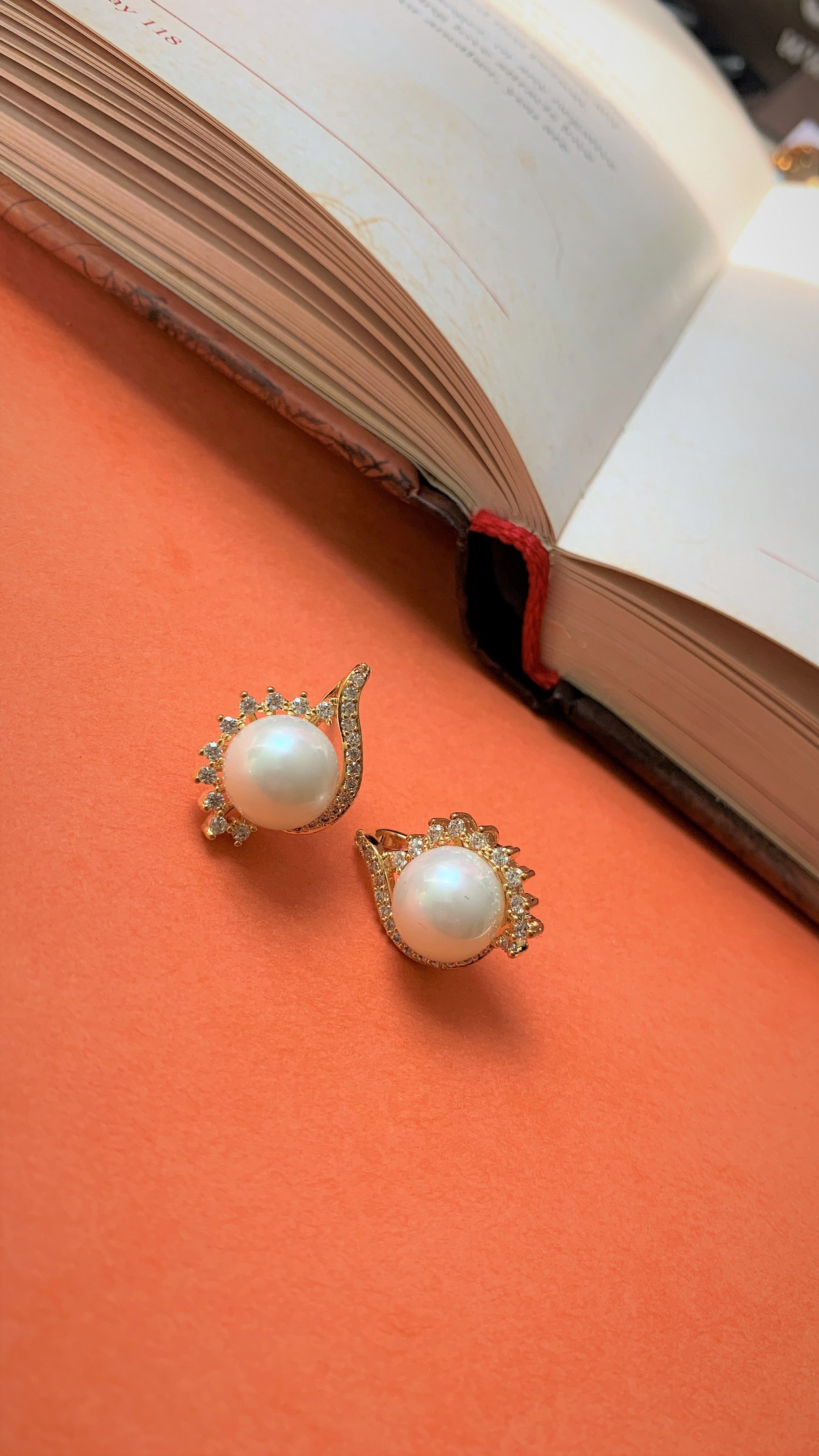 Big Pearl with American Diamonds Ear Studs