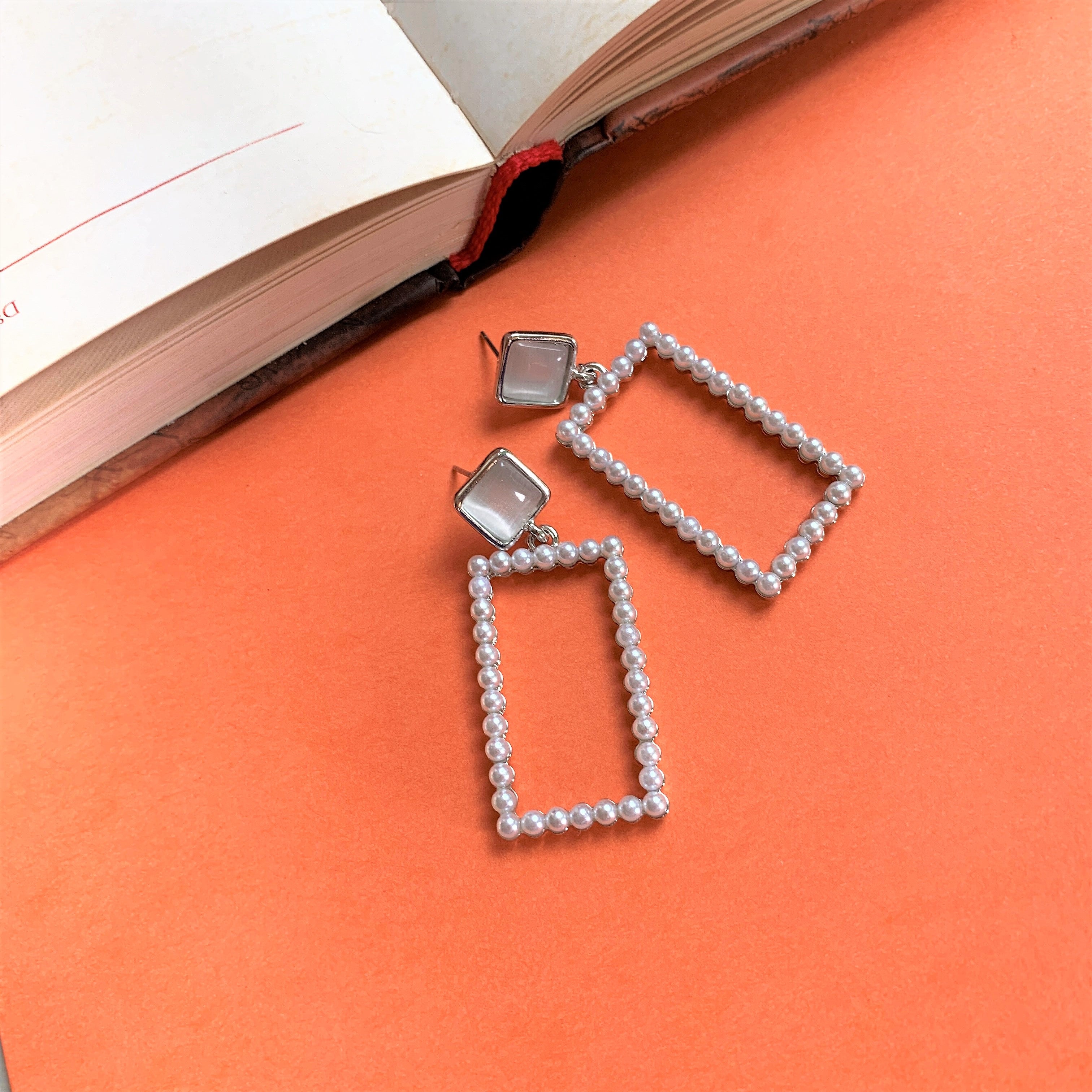 Silver Plated Pearl Rectangular Dangler Earring